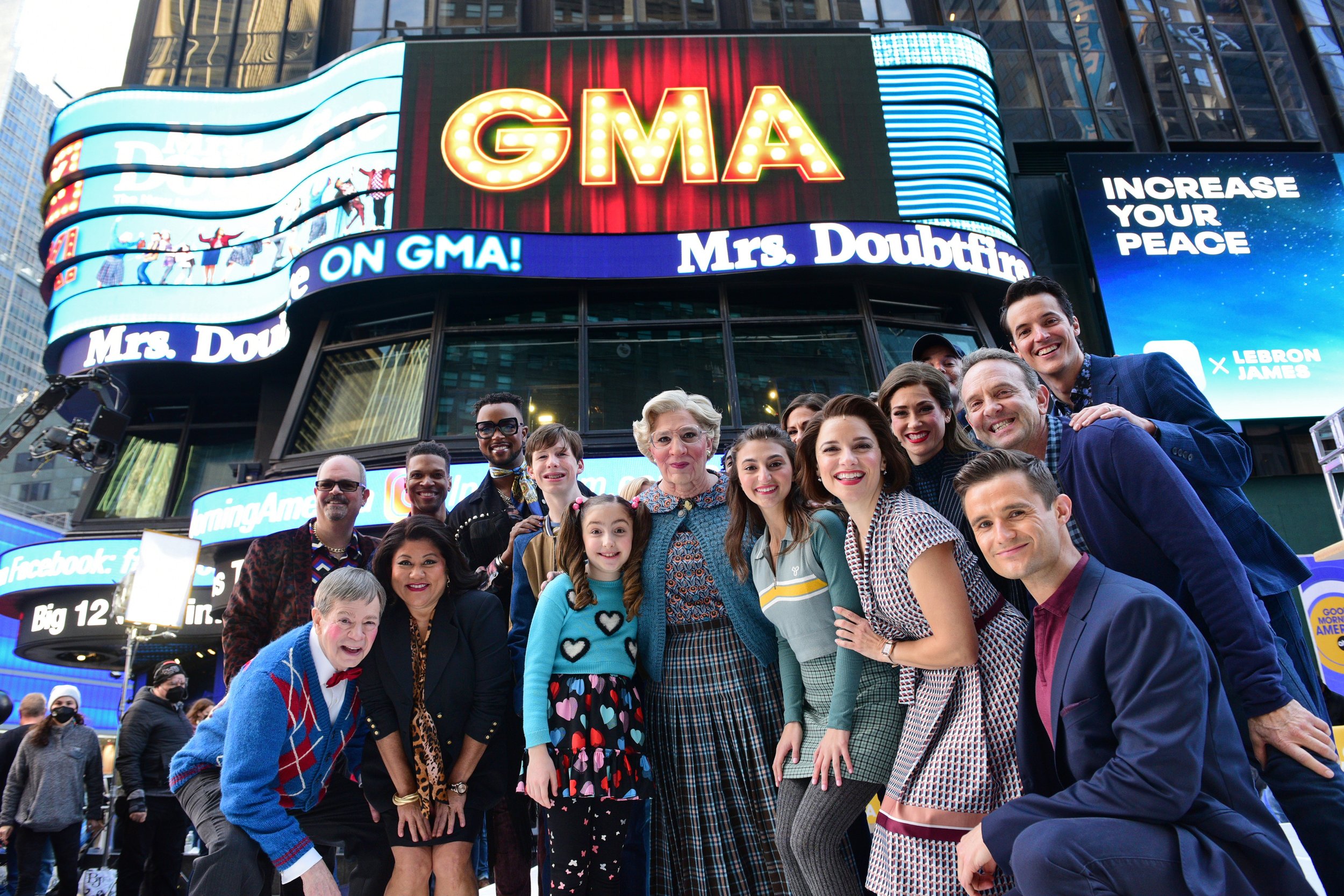 The cast of Mrs. Doubtfire, Broadway performs on Good Morning America. 