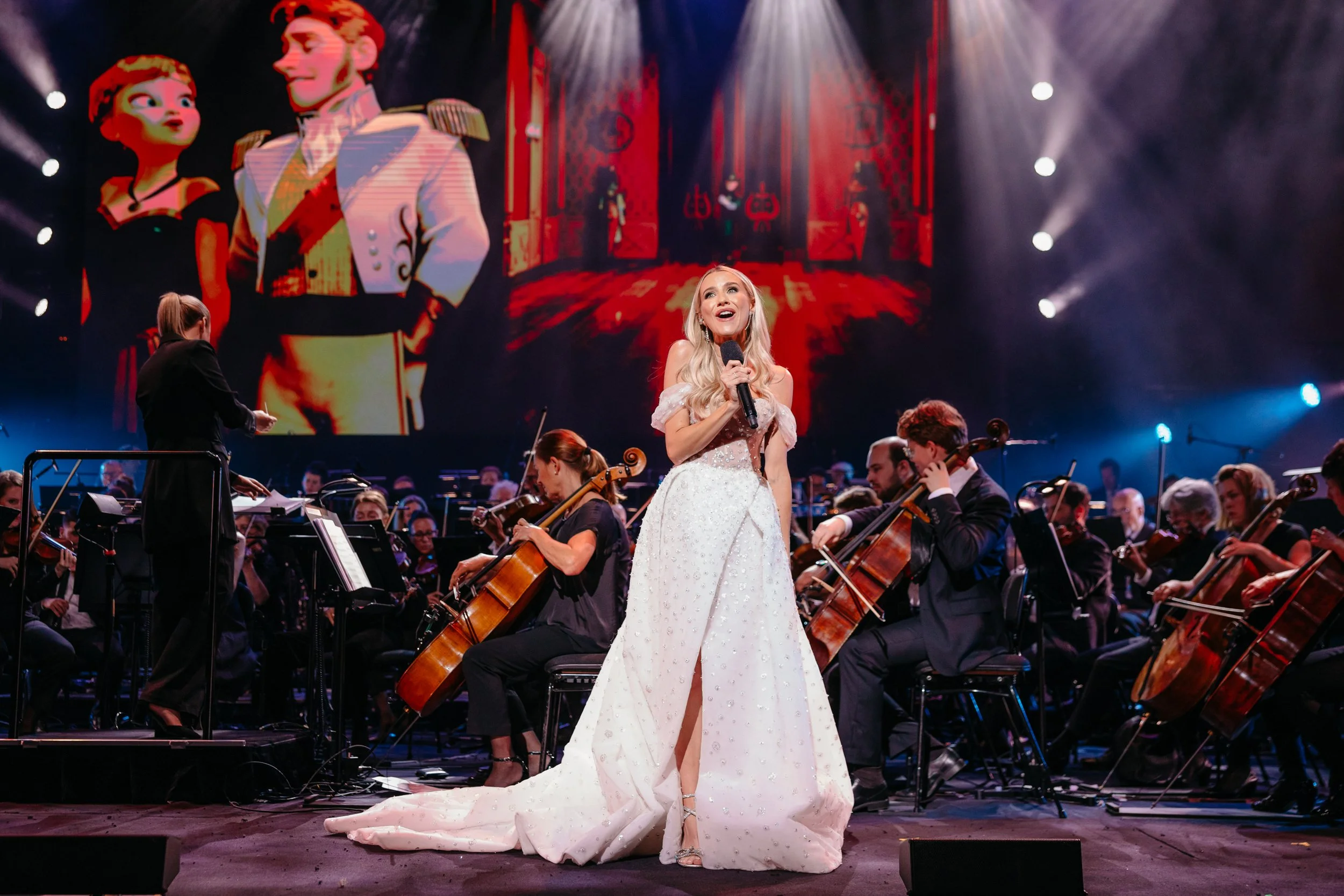 Amy Manford sings, Disney in Concert