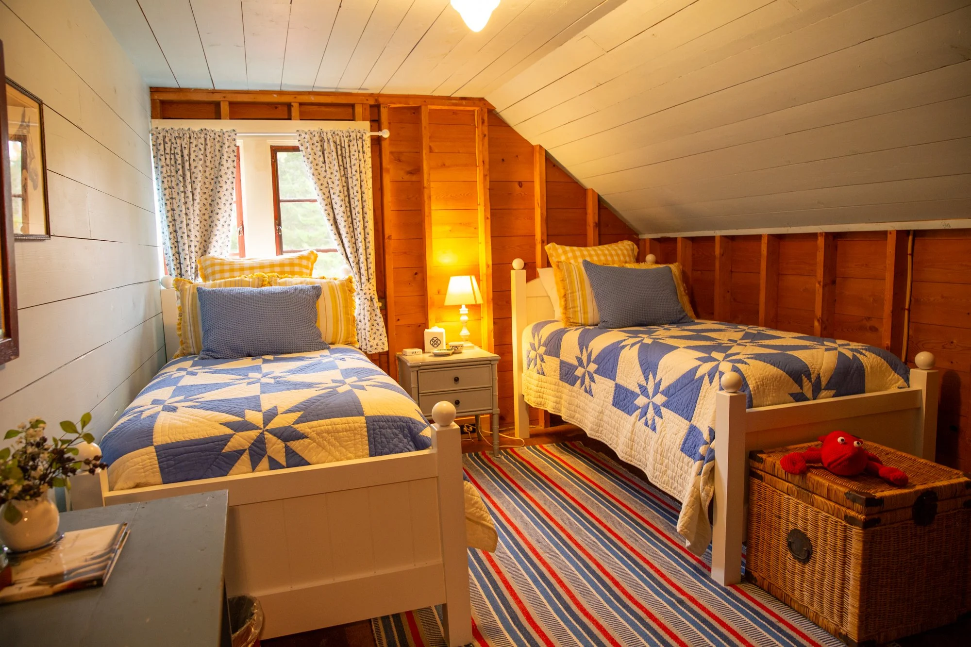 high-head-brooklin-maine-twin-bedroom-blue-star-quilt-attic-loft.jpg