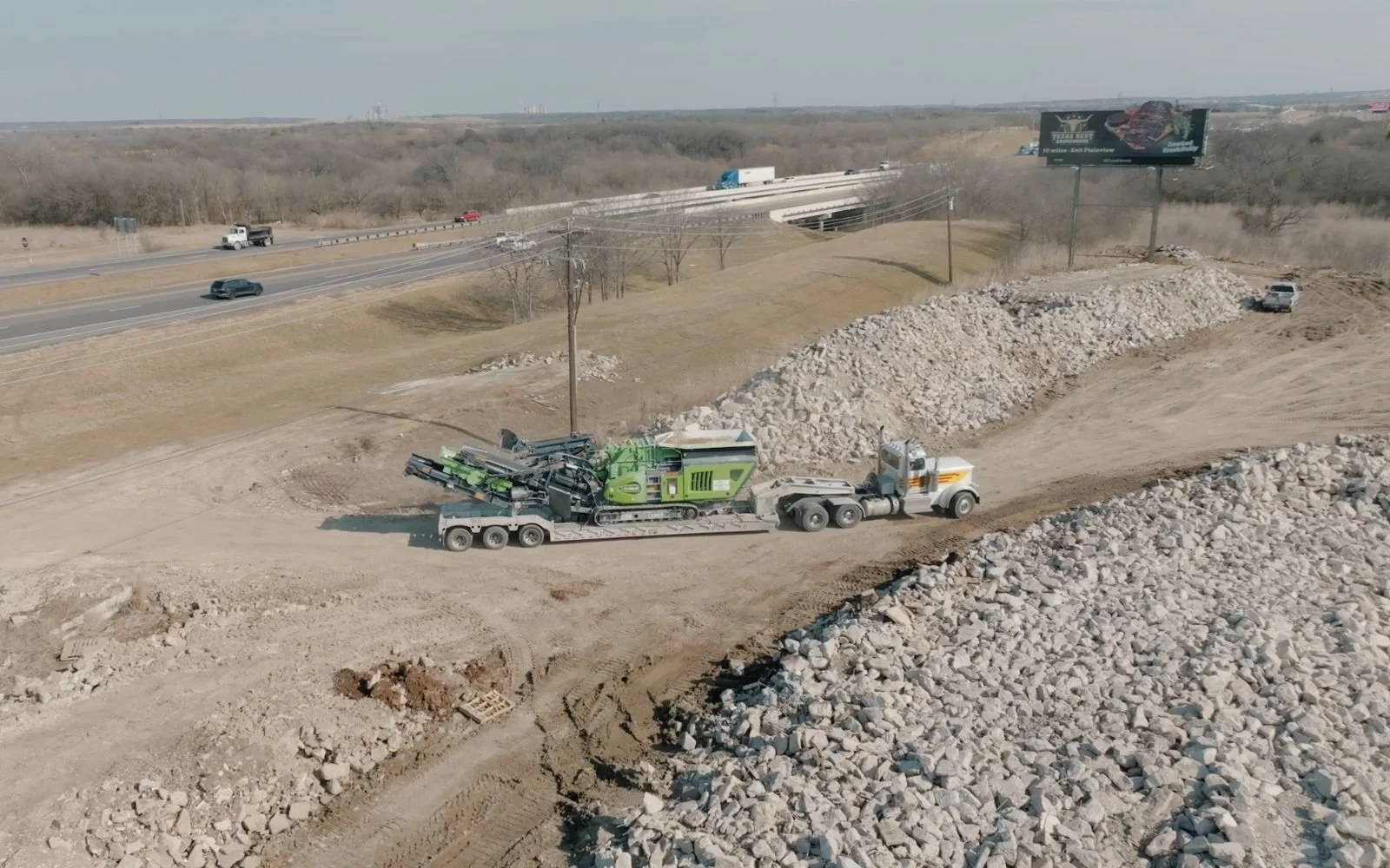 Republic-excavation-dfw-crusher-transport-highway-01.jpg