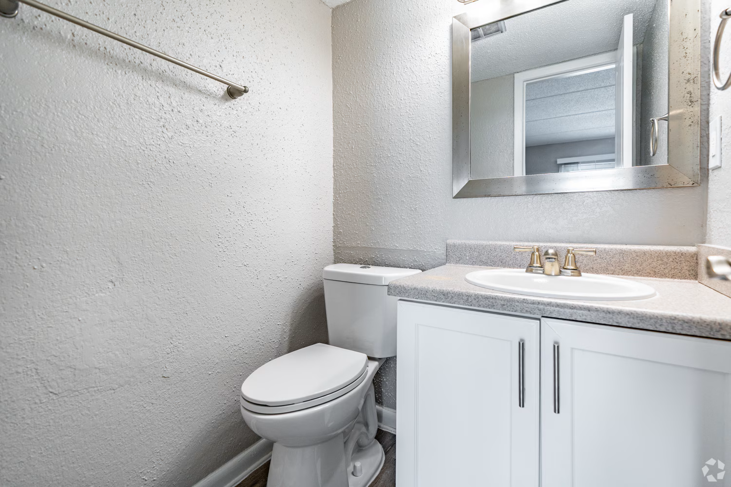 st-charles-row-saint-petersburg-fl-2br-15ba---906sf---primary-bathroom.png