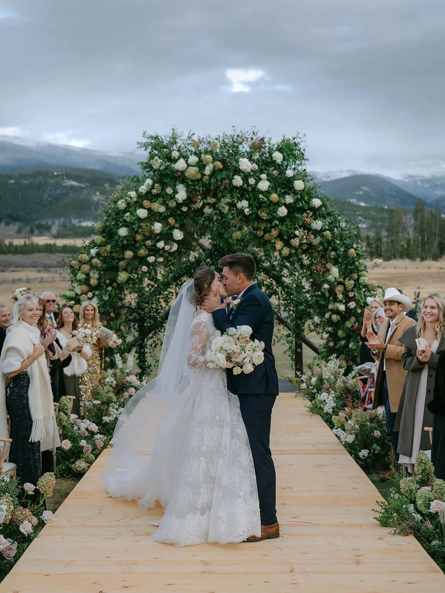 SneakPeek 112 JillianDaniel WEDDING.jpg