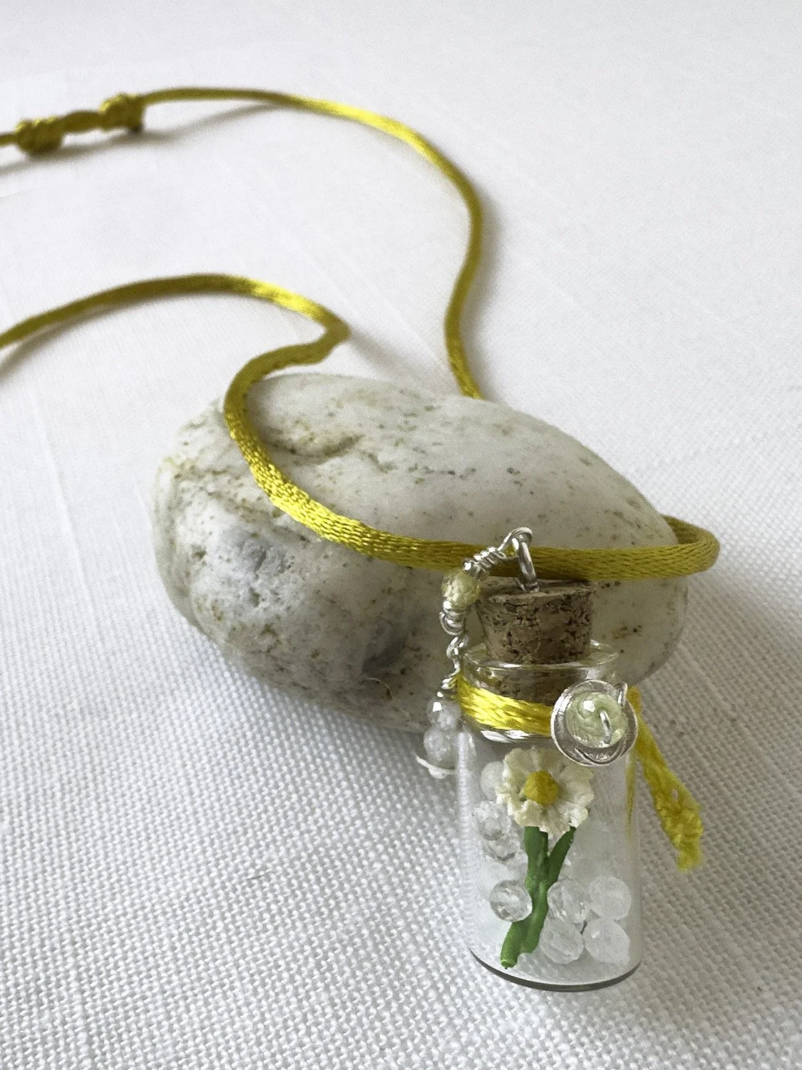 April Birth Flower Necklace-Diamond & Daisy