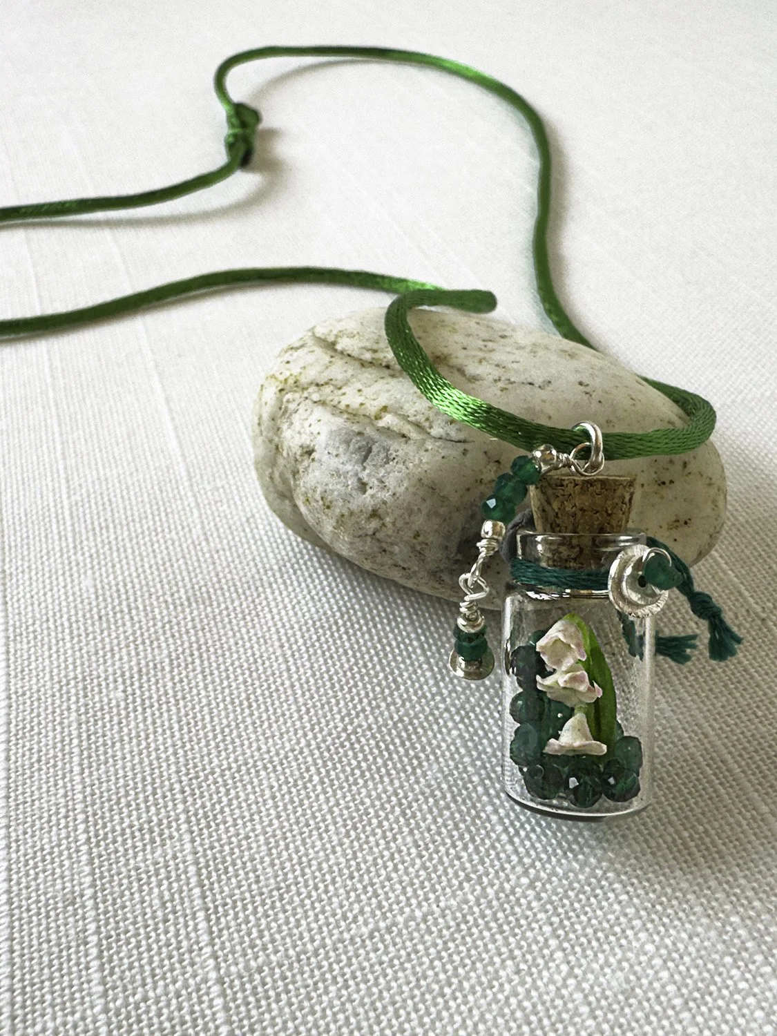 May Birth Flower Necklace-Emerald & Lily of the Valley