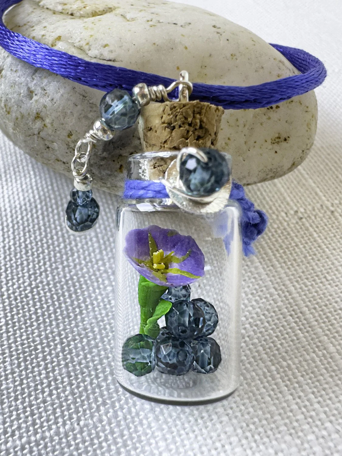 september-birth-flower-necklace-detail.jpg