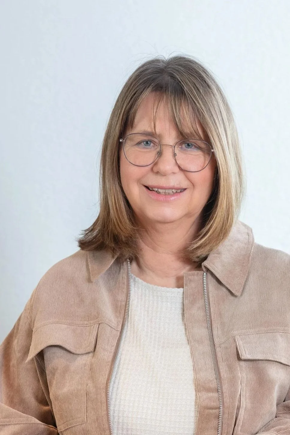  Karin Heinermann Steuerfachwirtin bei Regina Lackner Buchhaltung: FiB,Lohn & Beratung