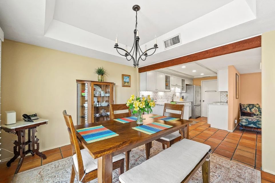 villa-adrian-listing-kitchen1-scottsdale.jpg