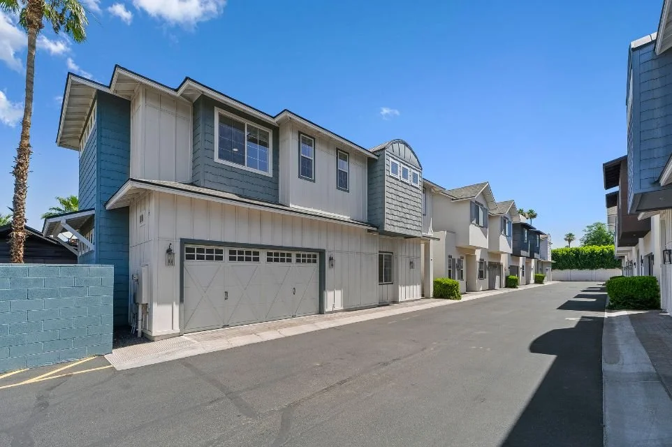 4017-n-40th-street-arcadia-lite-exterior-listing.jpg