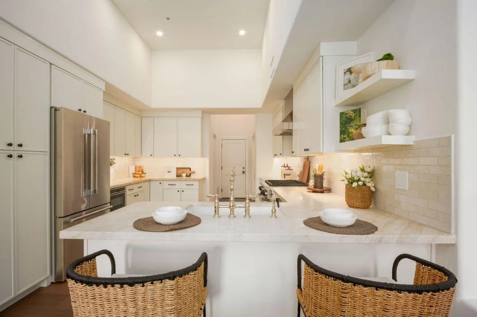 Kitchen with large island at 11916 N 81st Street in Scottsdale, Arizona
