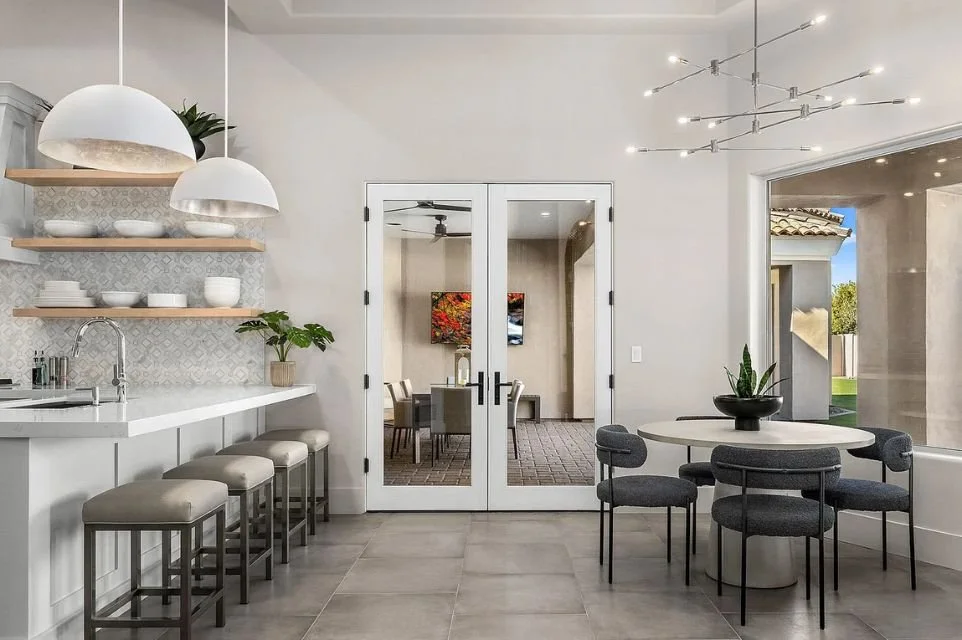 Luxury home kitchen with breakfast area and modern finishes in Paradise Valley, Arizona
