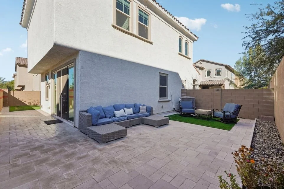 Private backyard patio with outdoor seating at 17153 N 10th Street in Phoenix, Arizona