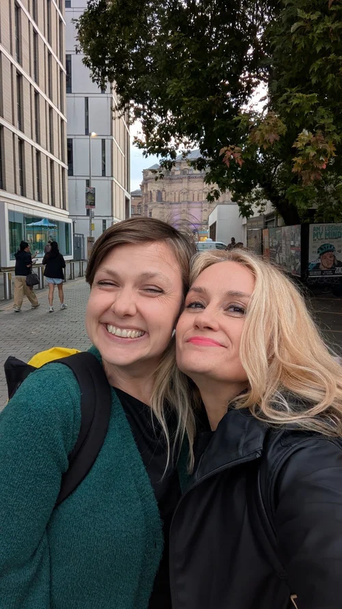 CRAFTies Lyndsey Jackson (Executive Director, Lyceum Theatre) and Lu Jackson at the Fringe: same last name, but not-related wacko jackos.