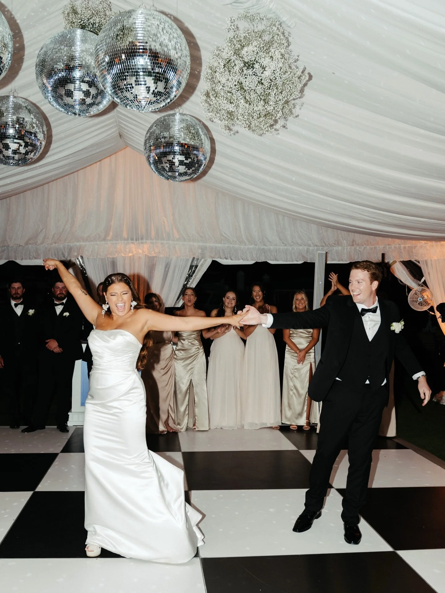 The party never stops! #dj #weddingdj