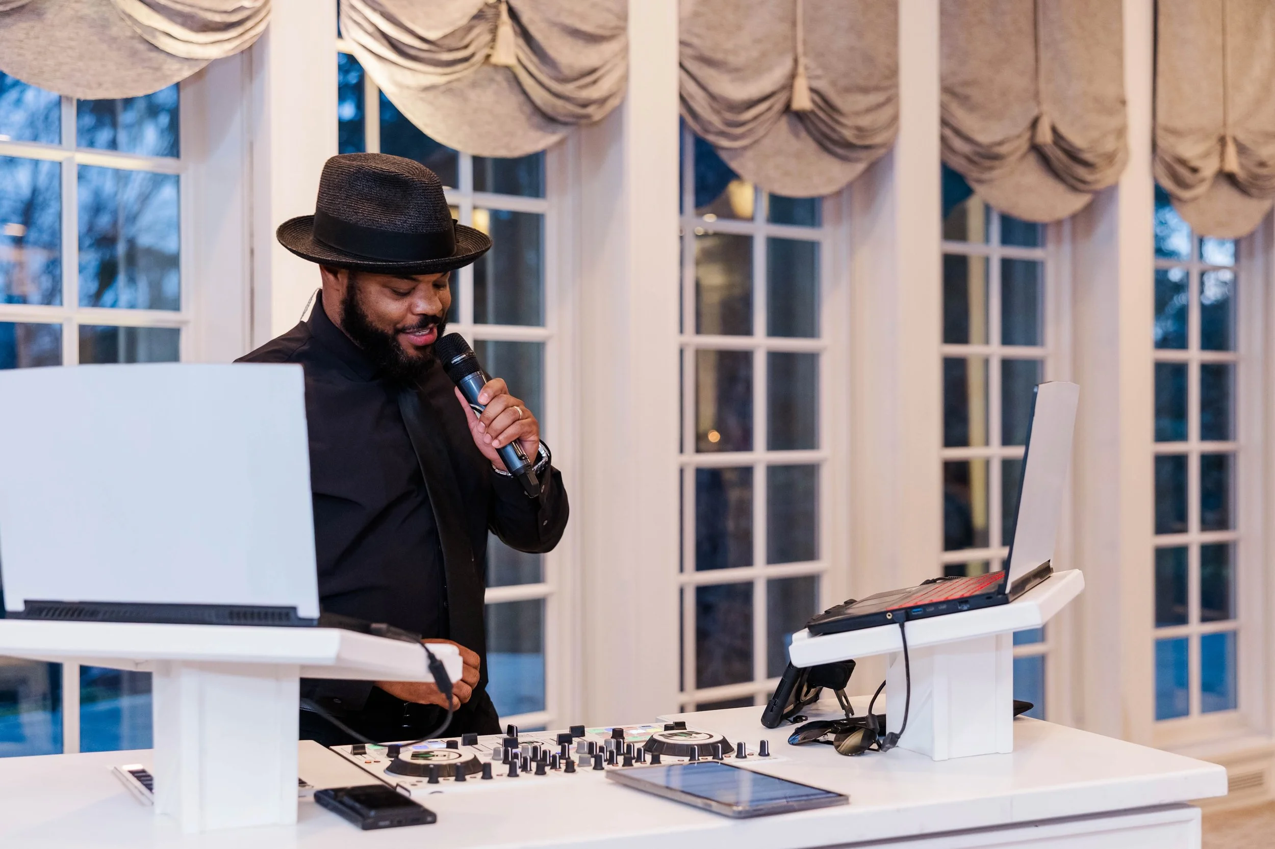 People think DJing is only about the mix, but the mic matters too. Reading the room, controlling the energy, connecting with the crowd, and knowing when to speak being an MC is just as important as the music itself. A great DJ plays tracks. A great e