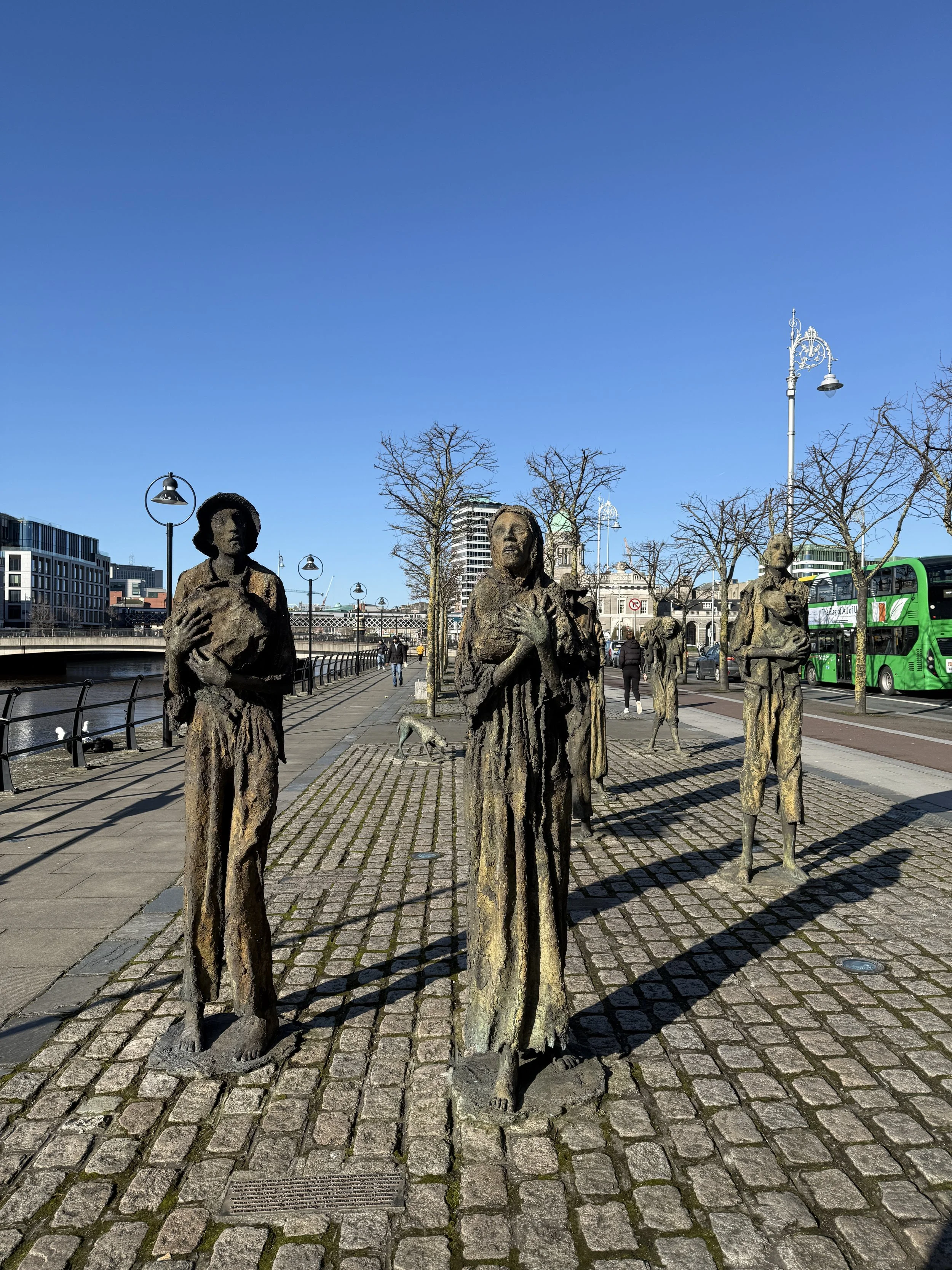 Statue of the famine memorial, 6 figures