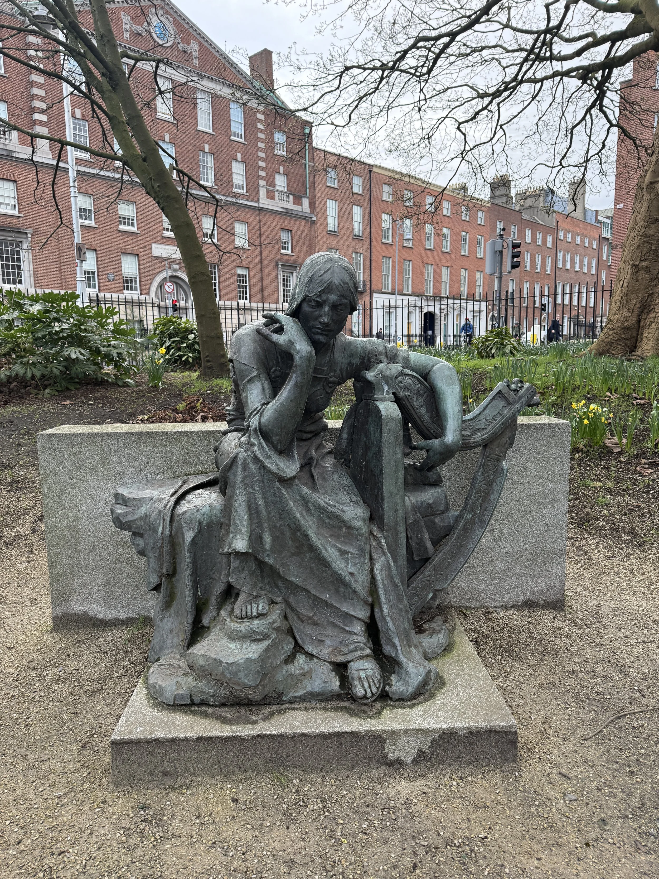 Photo of a statue of Eireann from Merrion park