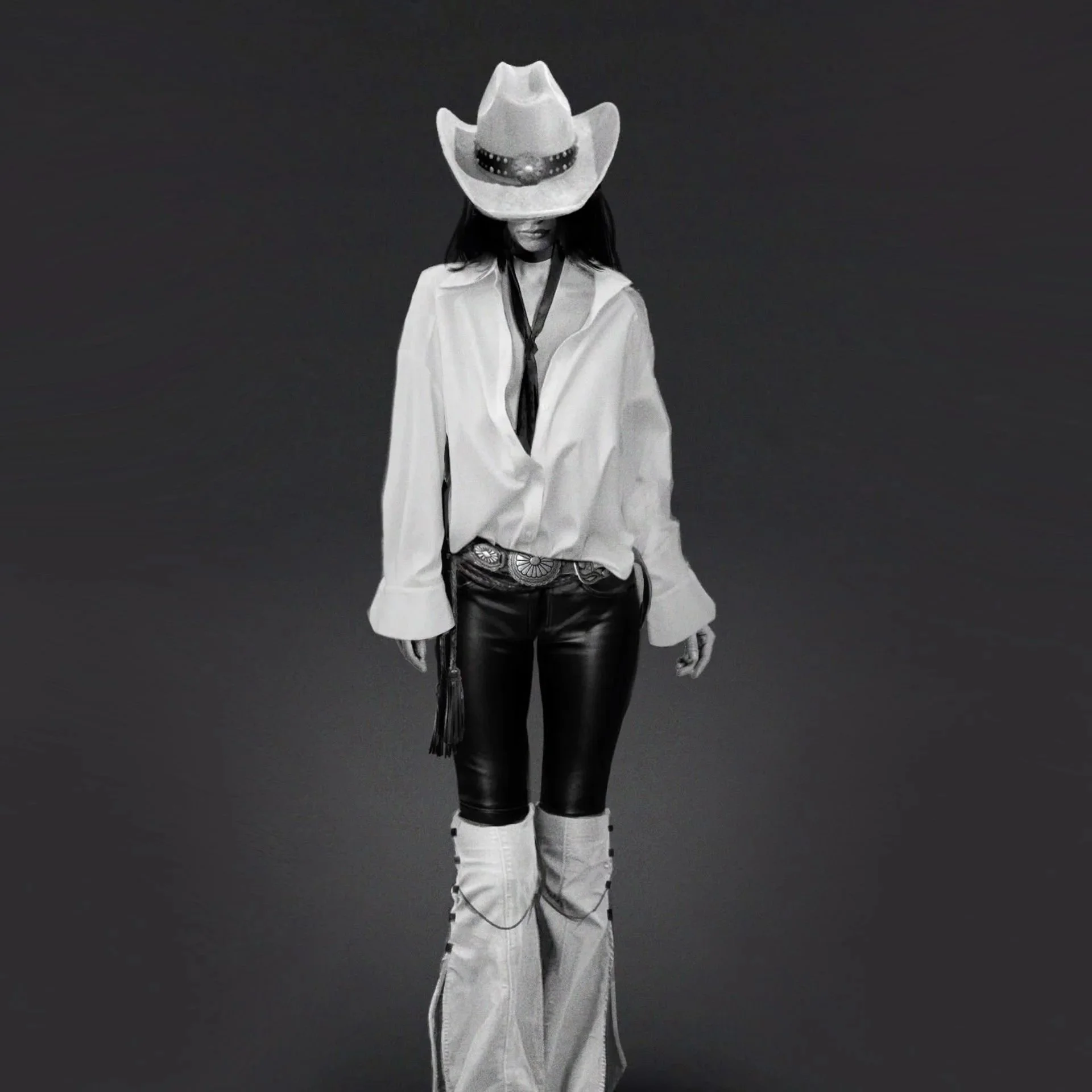 WARDROBE STYLING & CREATIVE DIRECTION