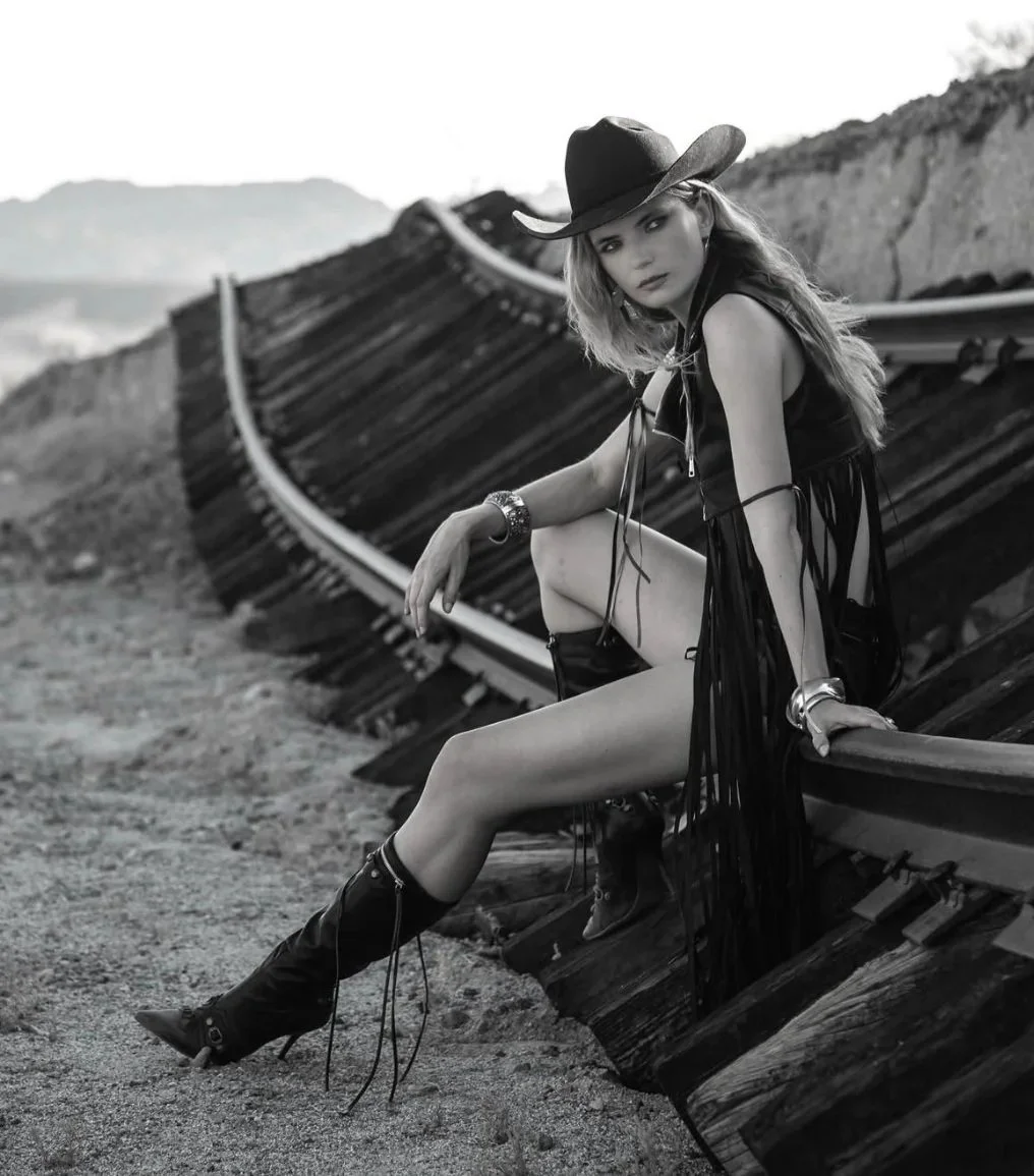 'Heroine Cowboy' FOR EARL DOVE
