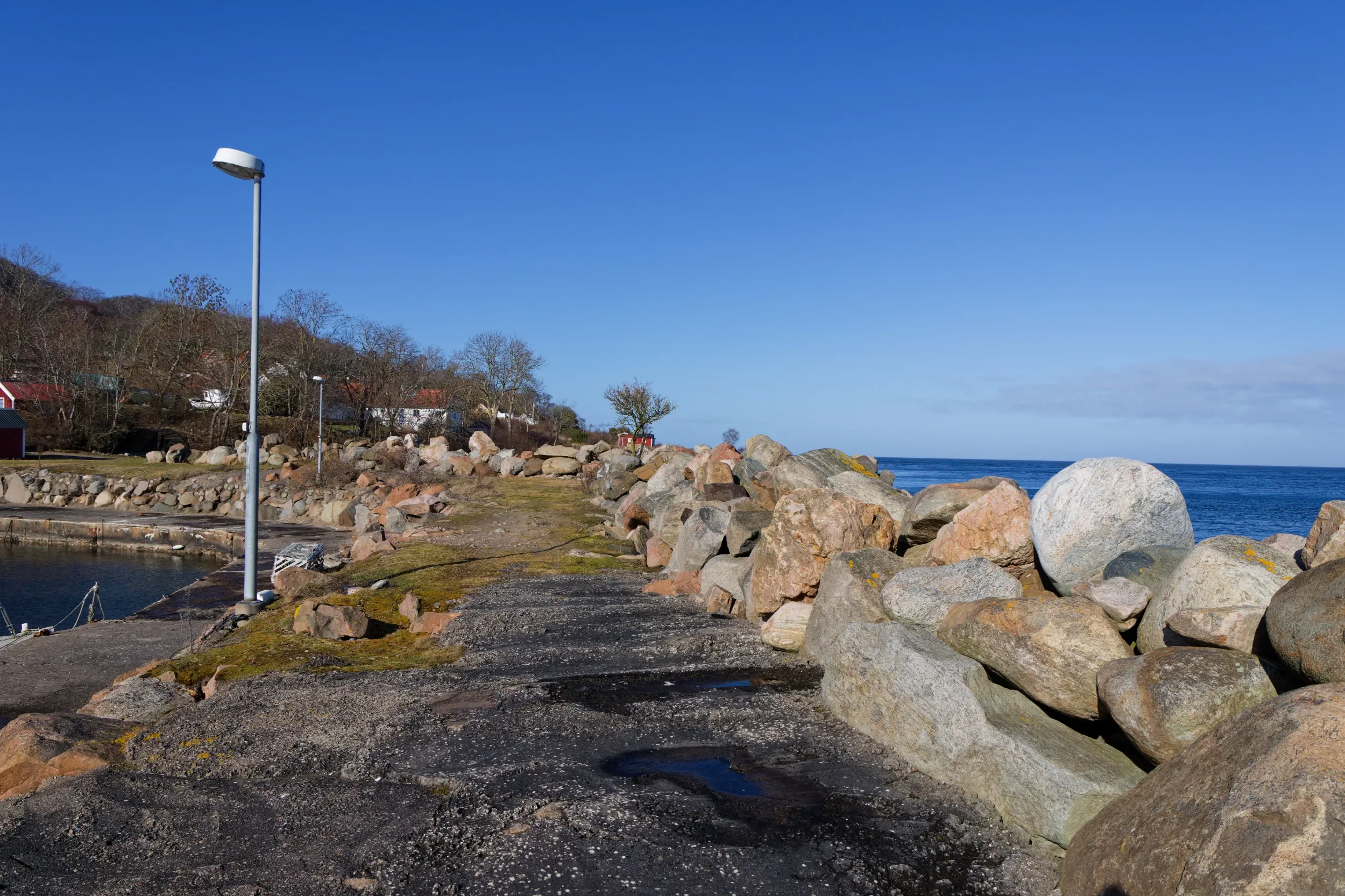 Kattviks hamn med vackra stenpiren