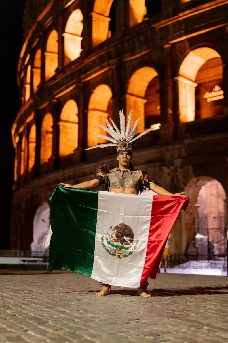 Presentación en la plaza del coliseo romano