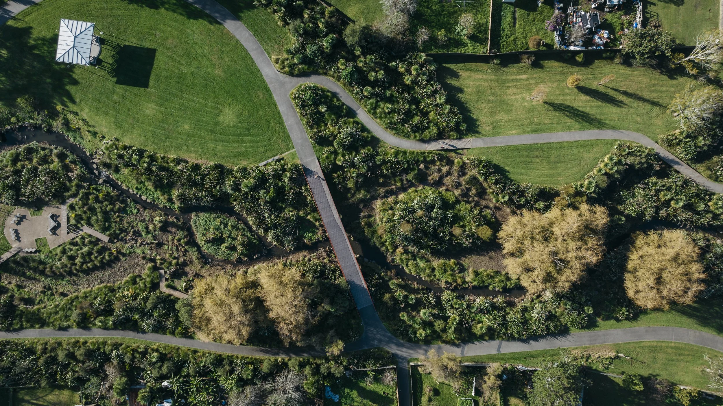 Riparian margins and pedestrian bridge. Image attribution: Jay Farnworth.