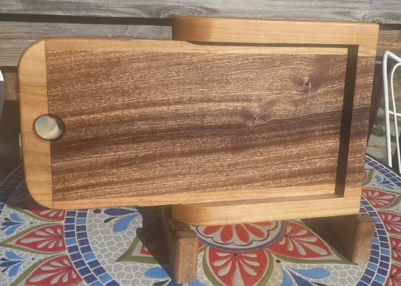 Sapele & Cherry Bread Slicing Board with Non-Slip Feet