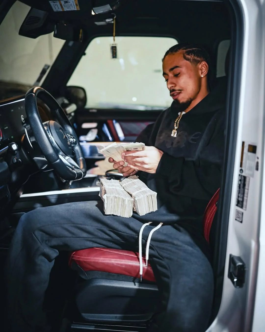 Instagram - 5 - 12:23:23 - 1.jpg