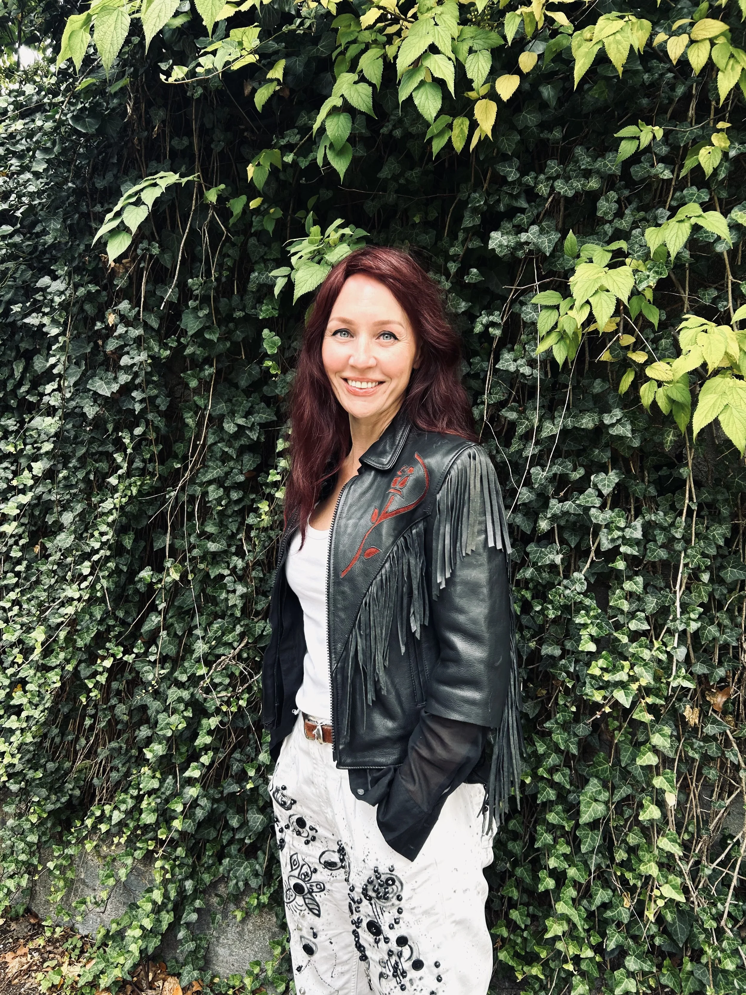 Ksenyia Vivid Hair Stylist Flipp Salon