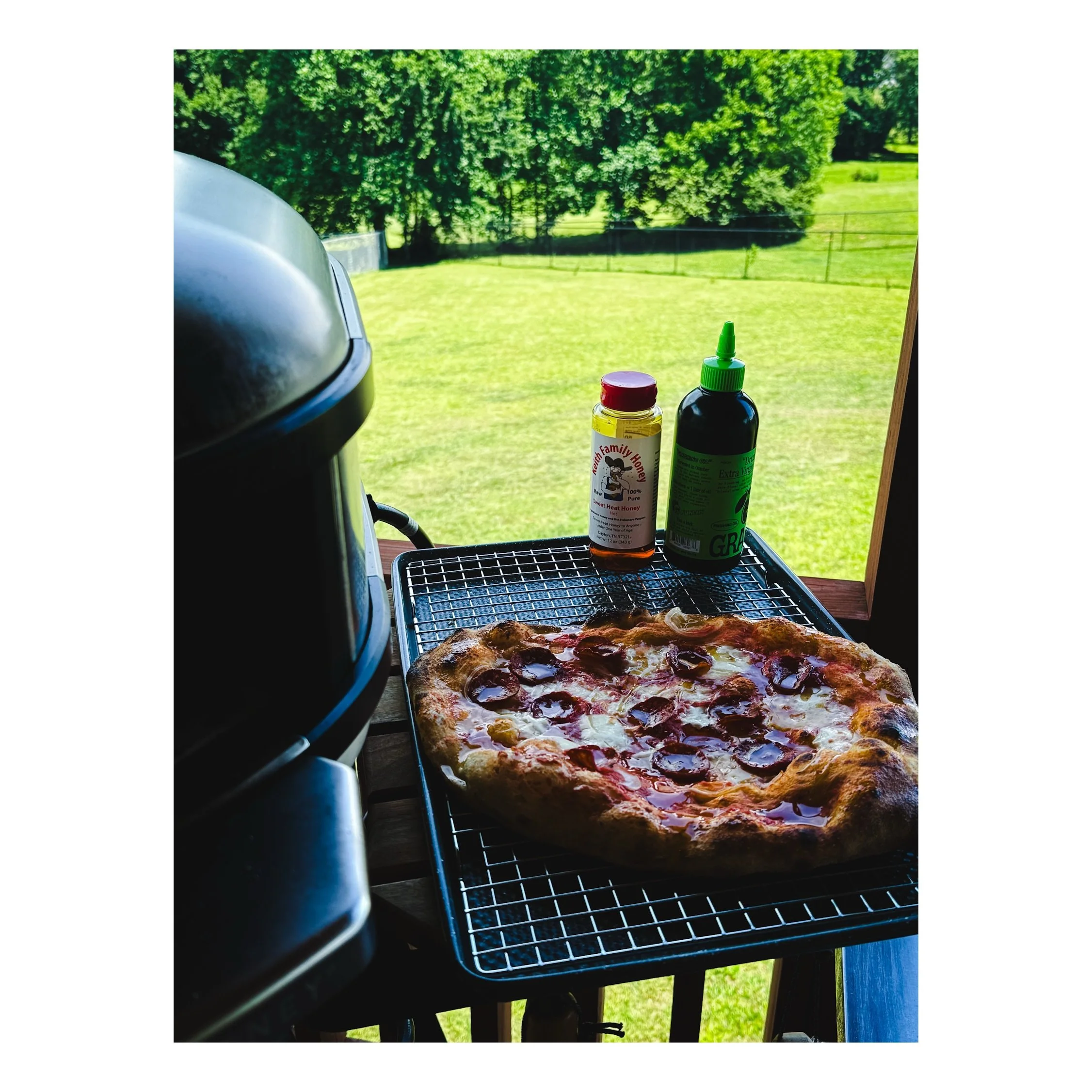 Nothing better than a drizzl&rsquo;d crust and @keith_family_honey  on our pep!

Lunch for our neighbor was a smash

#pizza 

#dailyverse
&ldquo;Look to the Lord and his strength; seek his face always.&rdquo;
‭‭1 Chronicles‬ ‭16‬:‭11‬ ‭NIV‬‬
https://