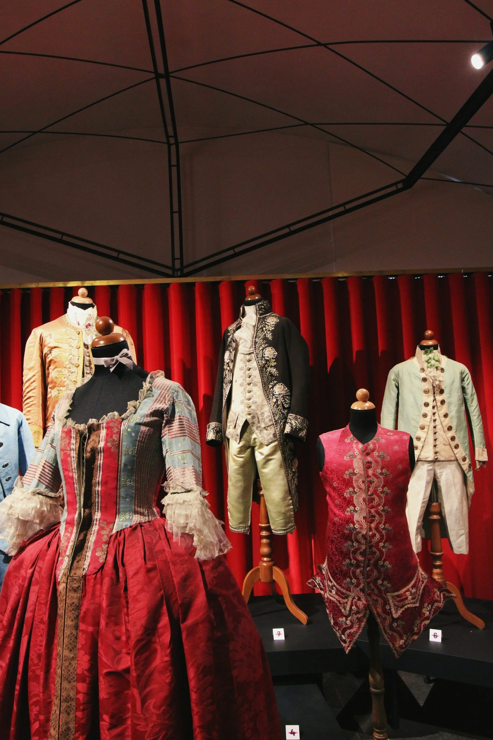 Mounting Textile for Hanging