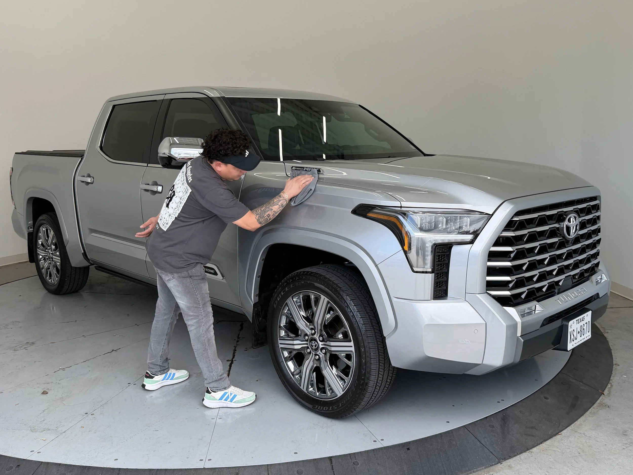 Signature Detail - Car