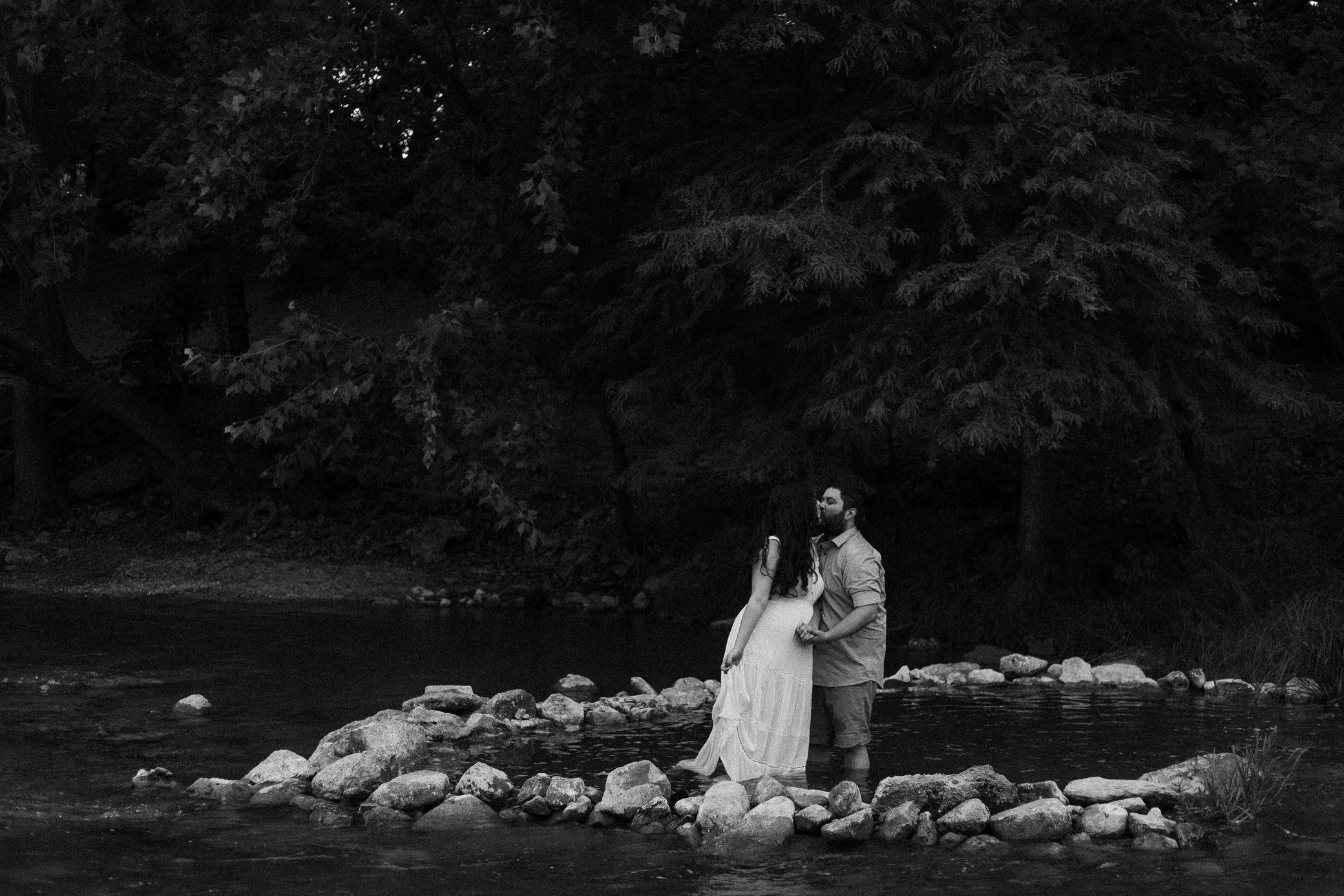 Guadalupe-River-Travel-Adventure-Couples-Photography-website-0103-2.jpg