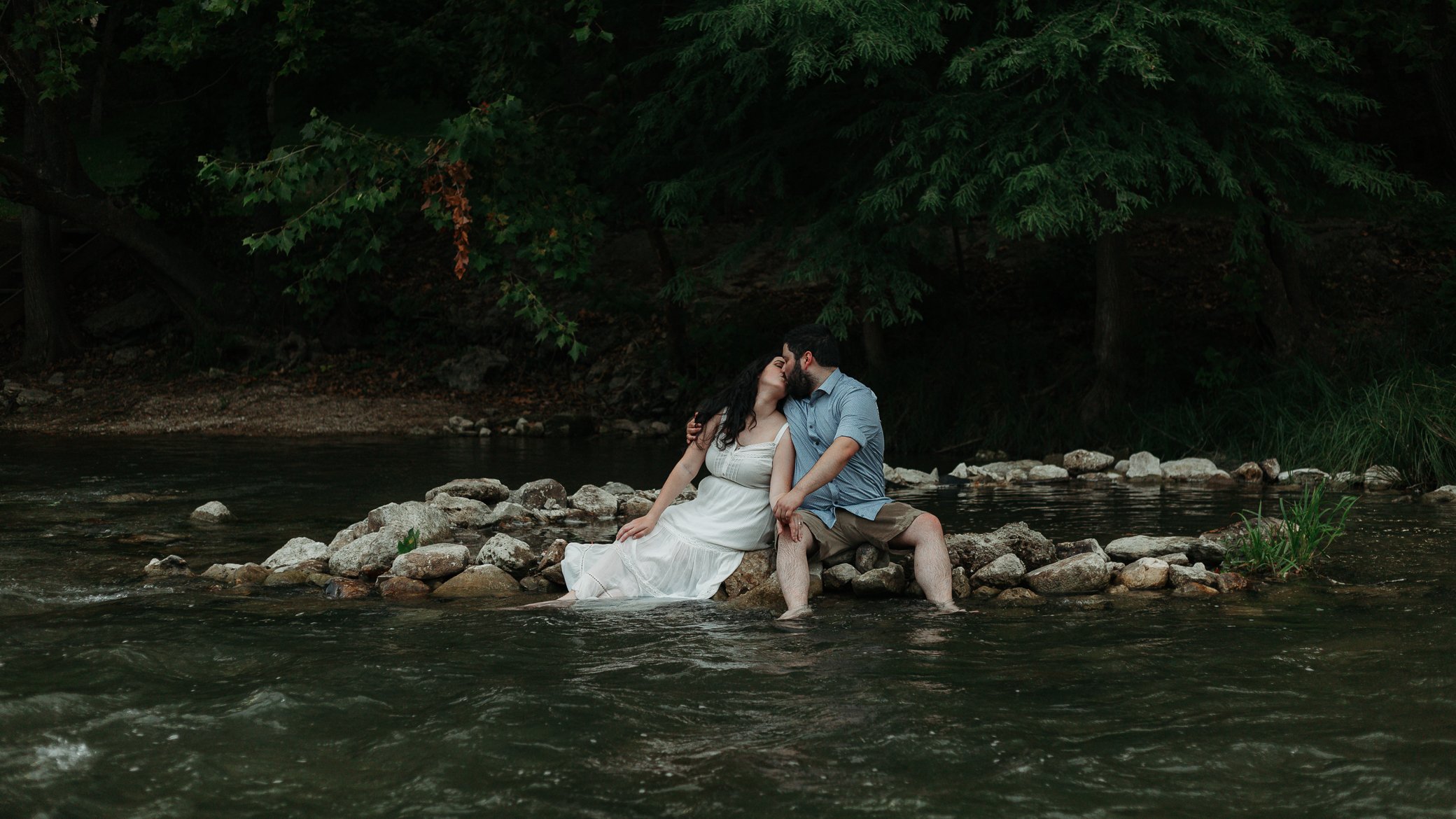 Guadalupe-River-Travel-Adventure-Couples-Photography-website-0135.jpg