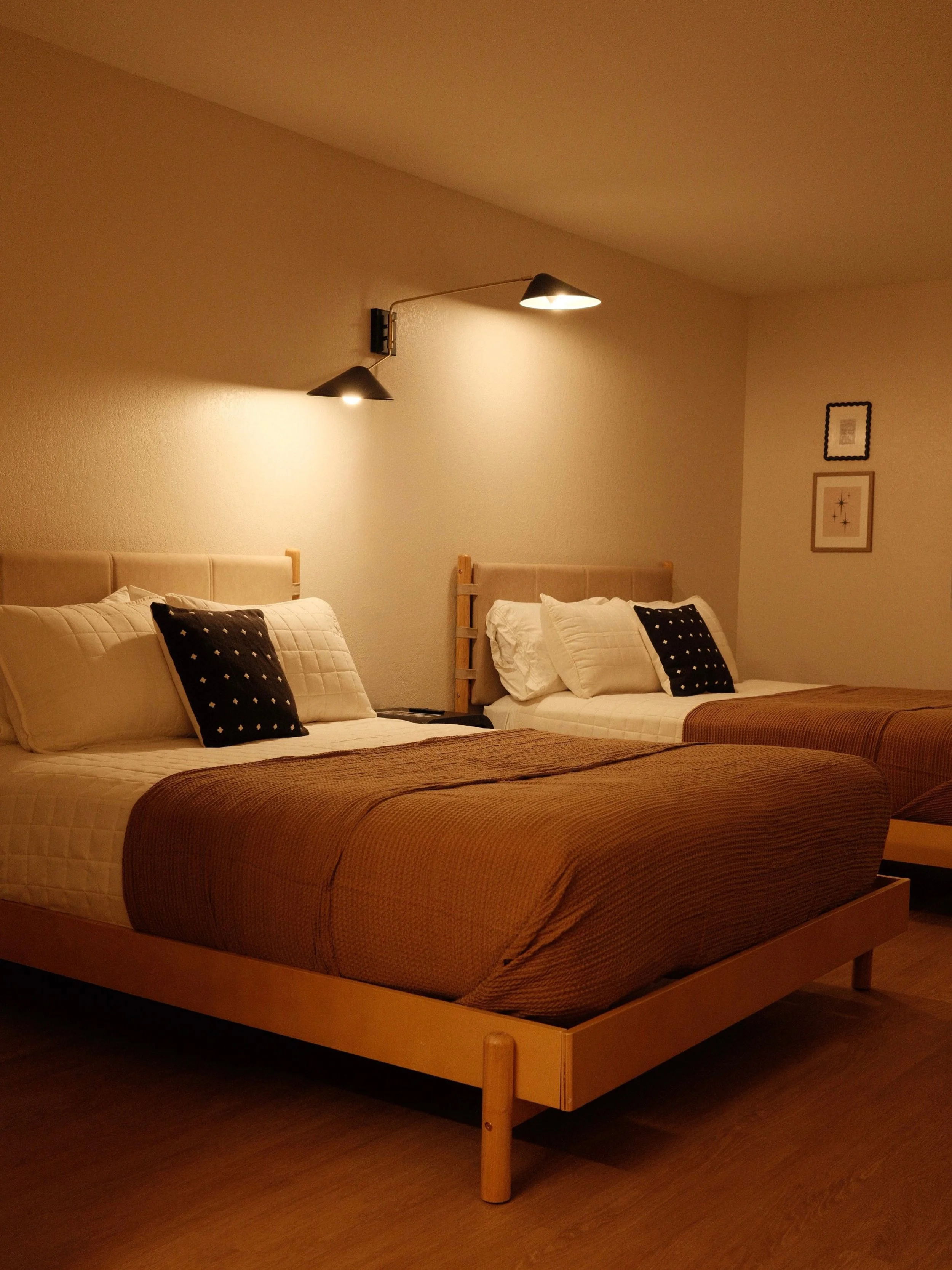 Double queen bed motel room.