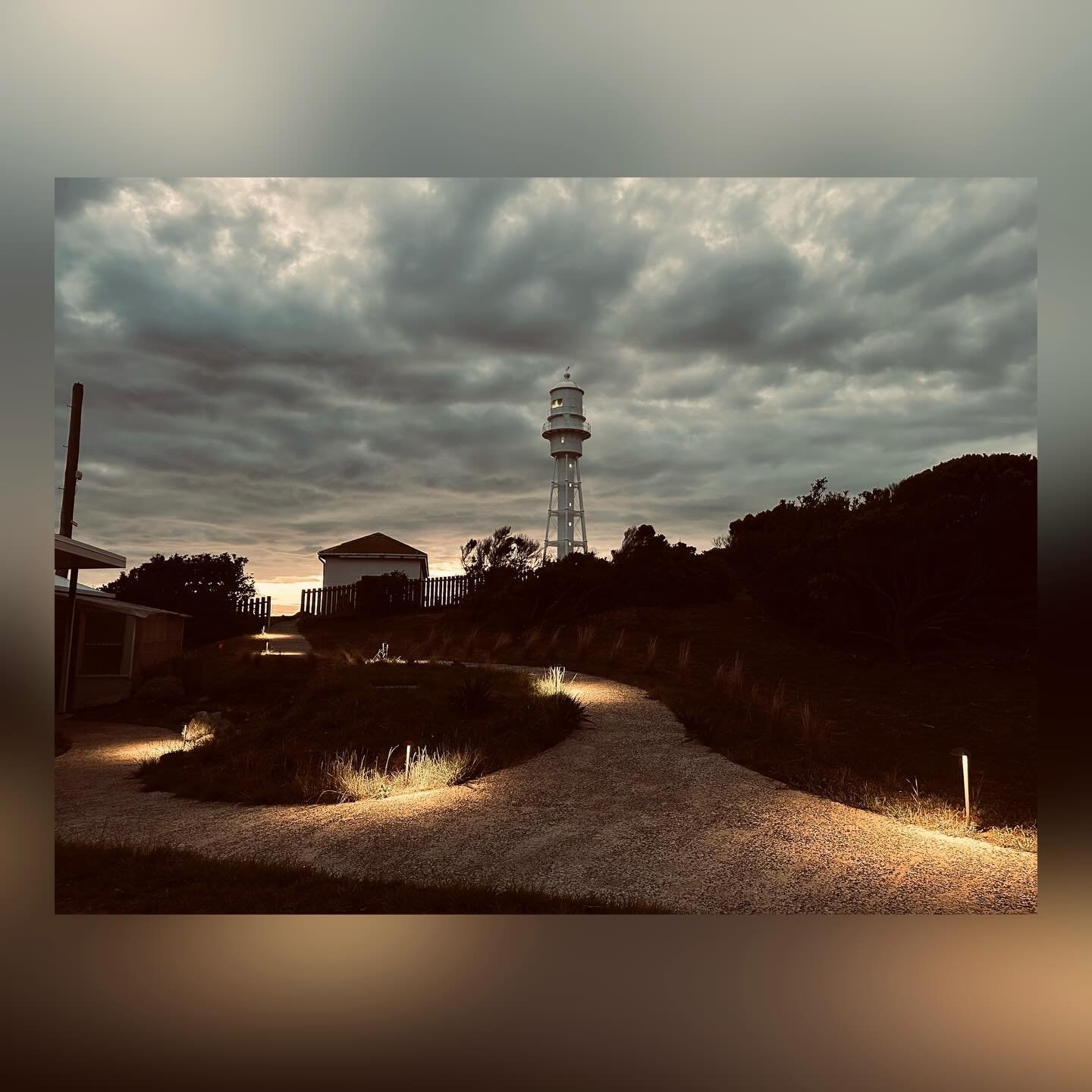 Spent the day organizing my website and writing emails ✍️. Tomorrow, I'm planning to work on a blog post, including a review of the Retroid, as to focus on developing good writing habits. As I (hopfully) grow my online presence, I'll use my equipment