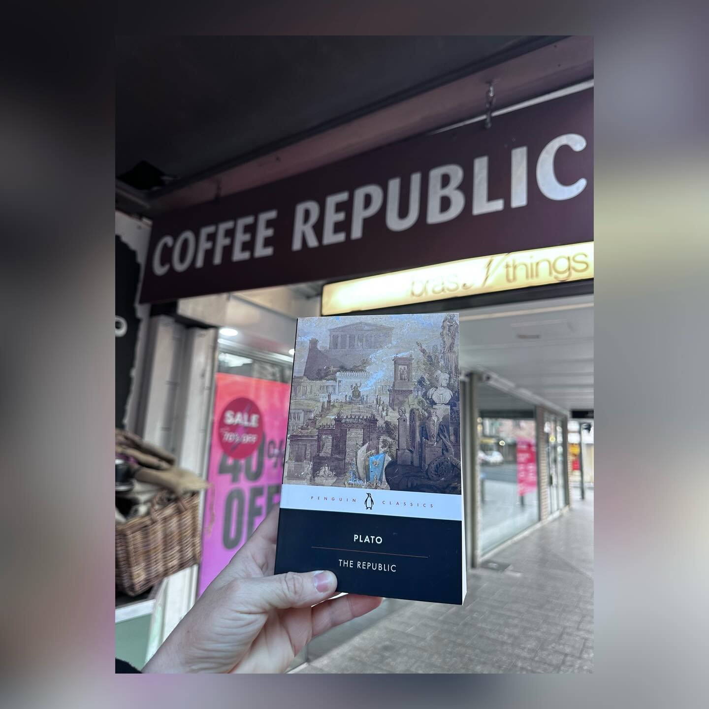 Whenever I leave the island 🏝️, I love picking up philosophy books. Are there any fellow philosophy enthusiasts out there? I grabbed this #philosophy #book in #launcestontasmania last year. Sharing for #bookstagram. Do you enjoy philosophy? Give me 