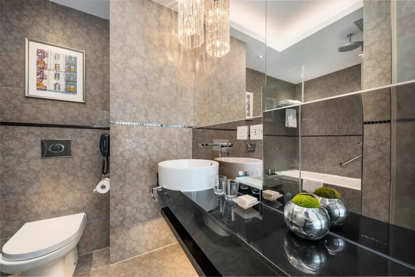 The Mercer 1 Bedroom Bathroom Sheung Wan