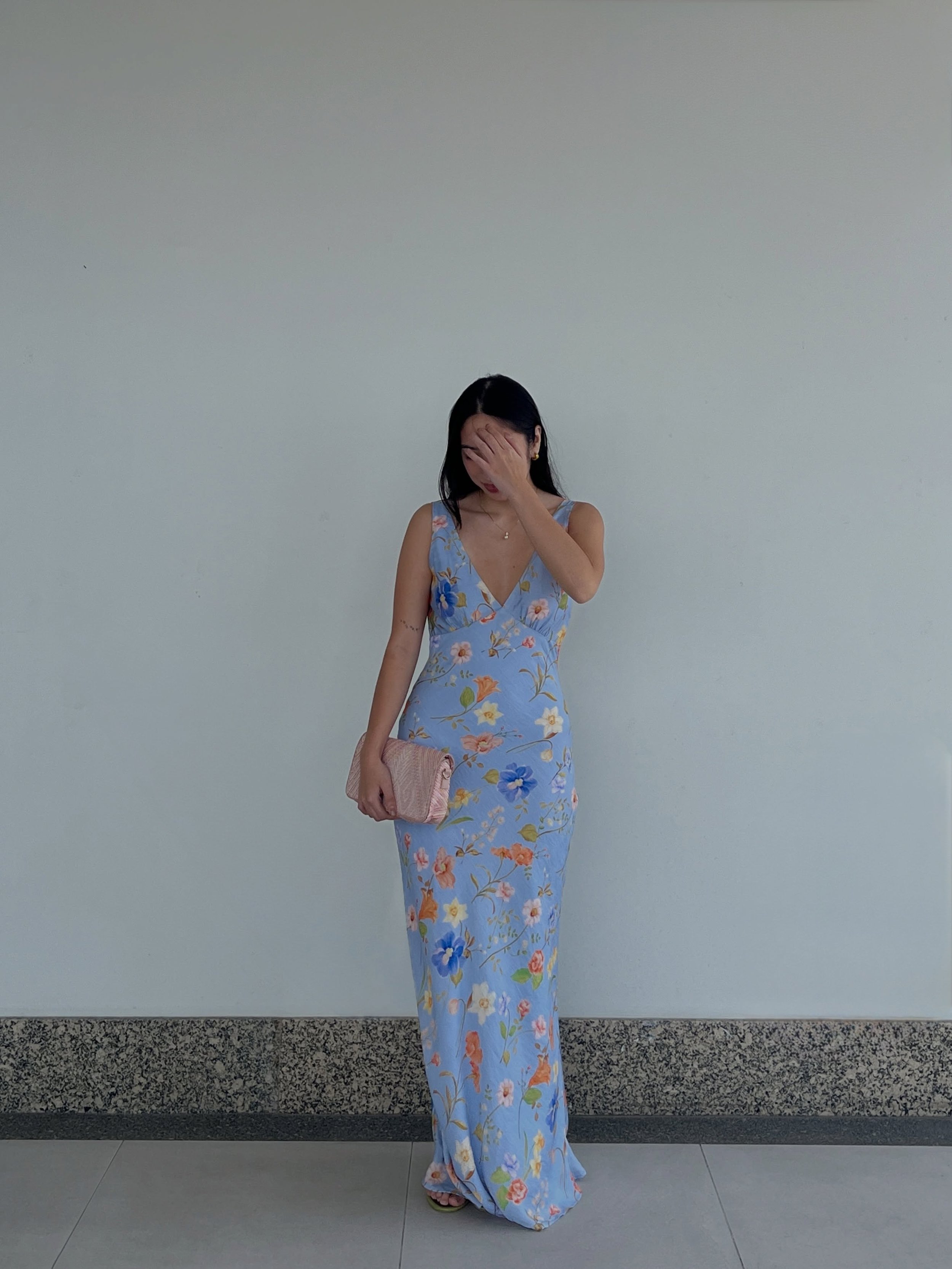 Everyone&rsquo;s favorite dress at limited pieces only &mdash; shop the 𝐃𝐚𝐩𝐡𝐧𝐞 𝐃𝐫𝐞𝐬𝐬 𝐢𝐧 𝐁𝐥𝐮𝐞 𝐅𝐥𝐨𝐫𝐚𝐥 at silviestudios.com 🦋