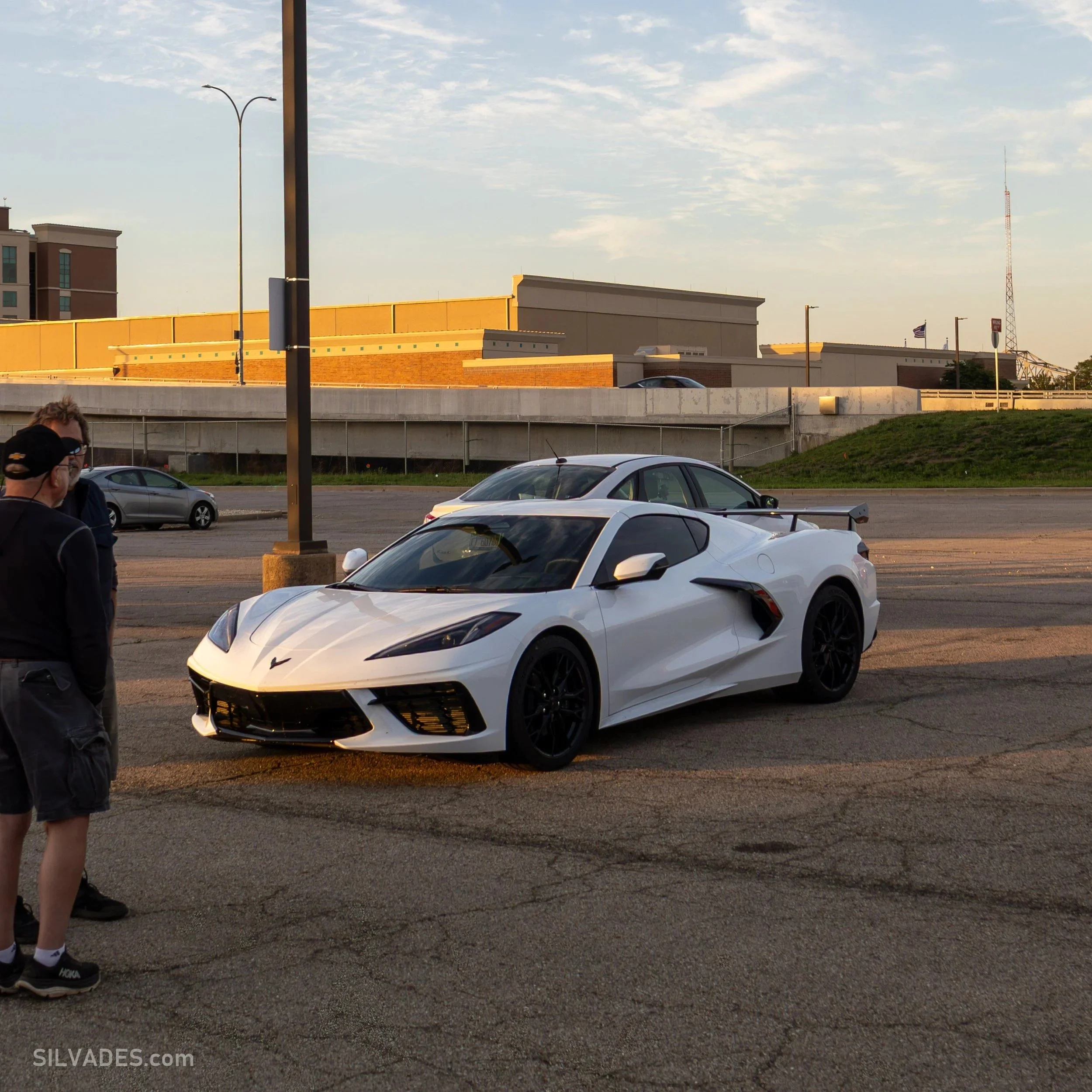 feature-2-white-c8-side.jpg
