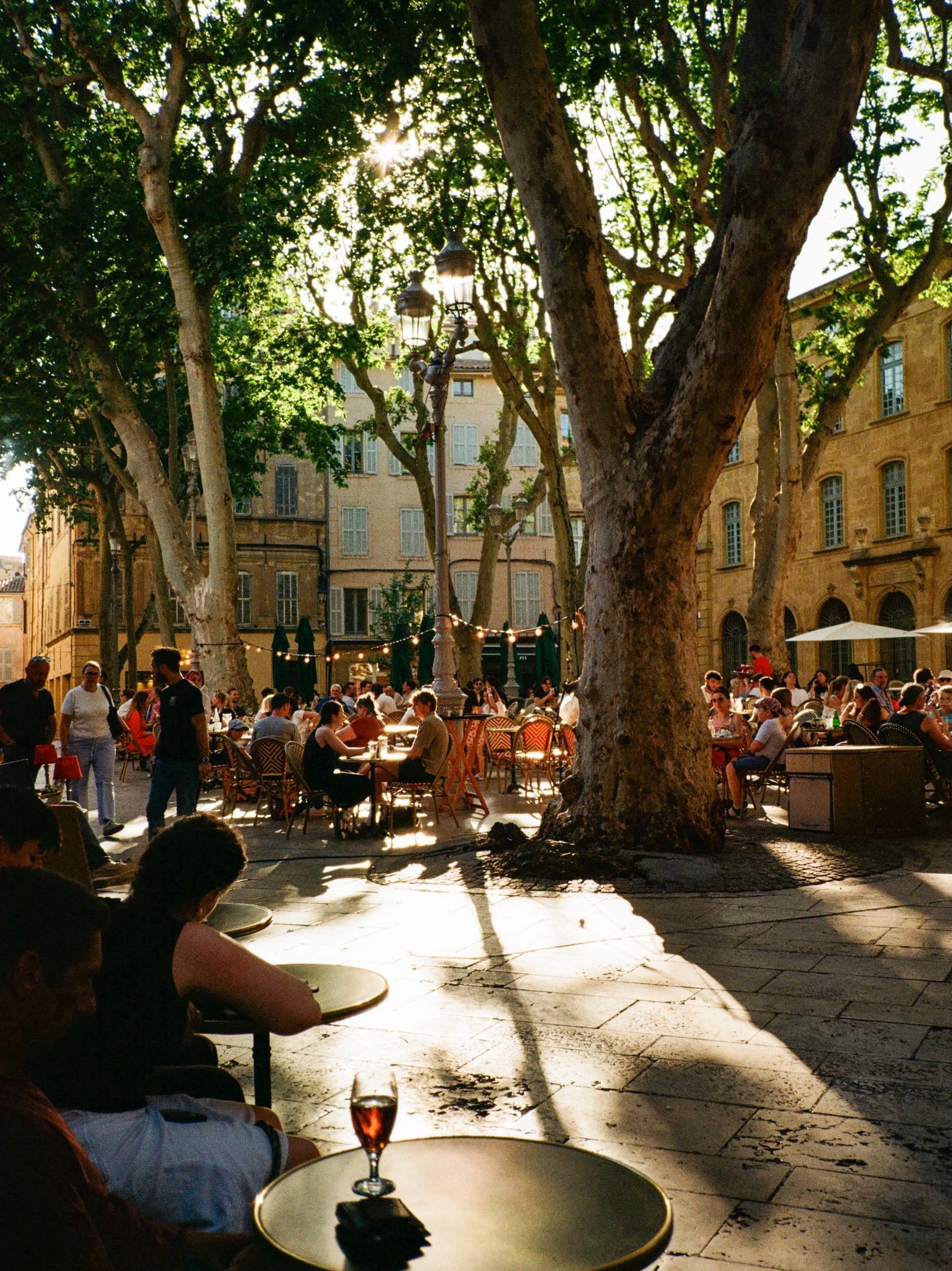 sitting in the sun 

scan &amp; dev @film.speed.lab 

#analog #people #photography #film #35mm