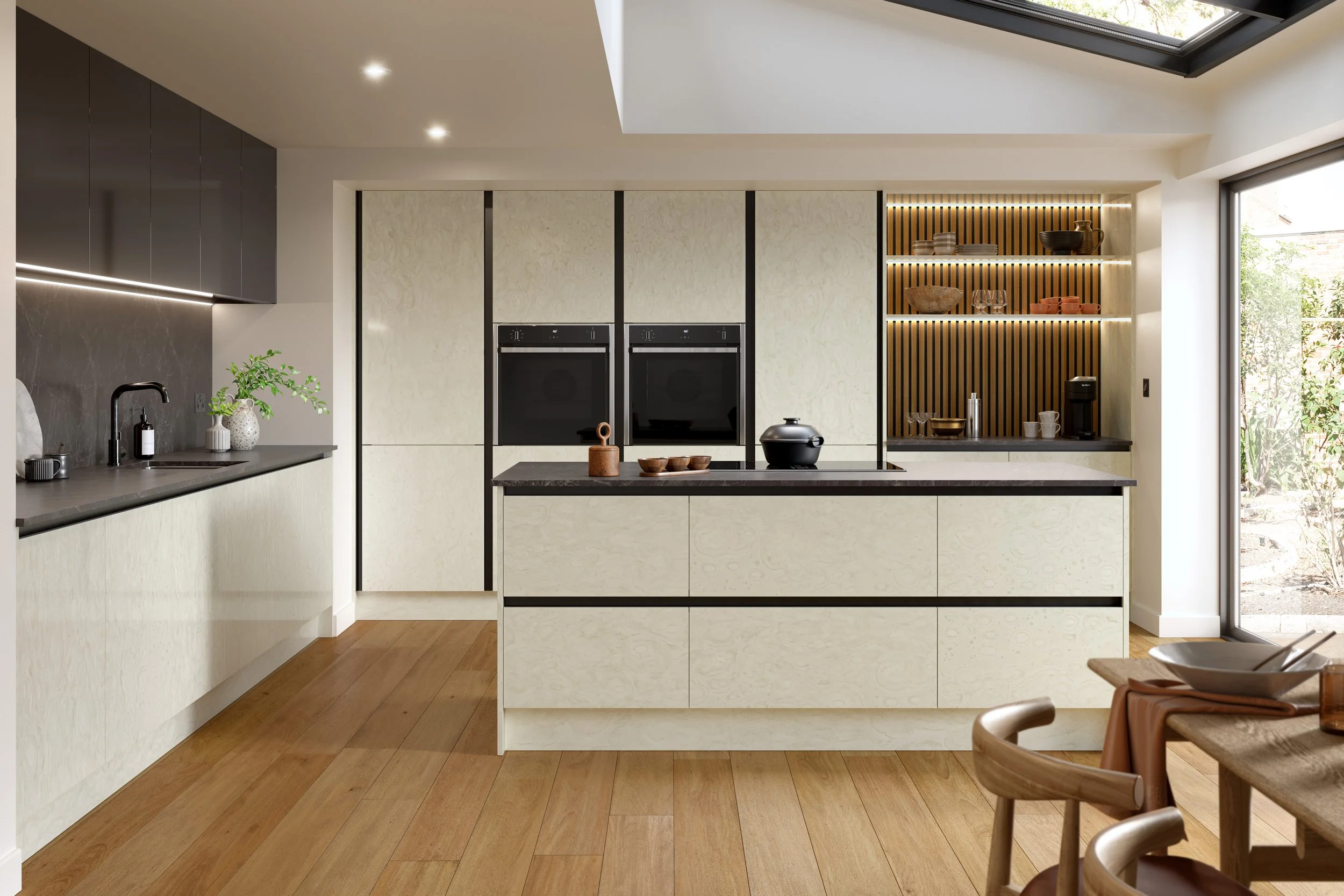 Zurfiz-UG-Moonstone-and-Supergloss-Graphite-Kitchen.jpg