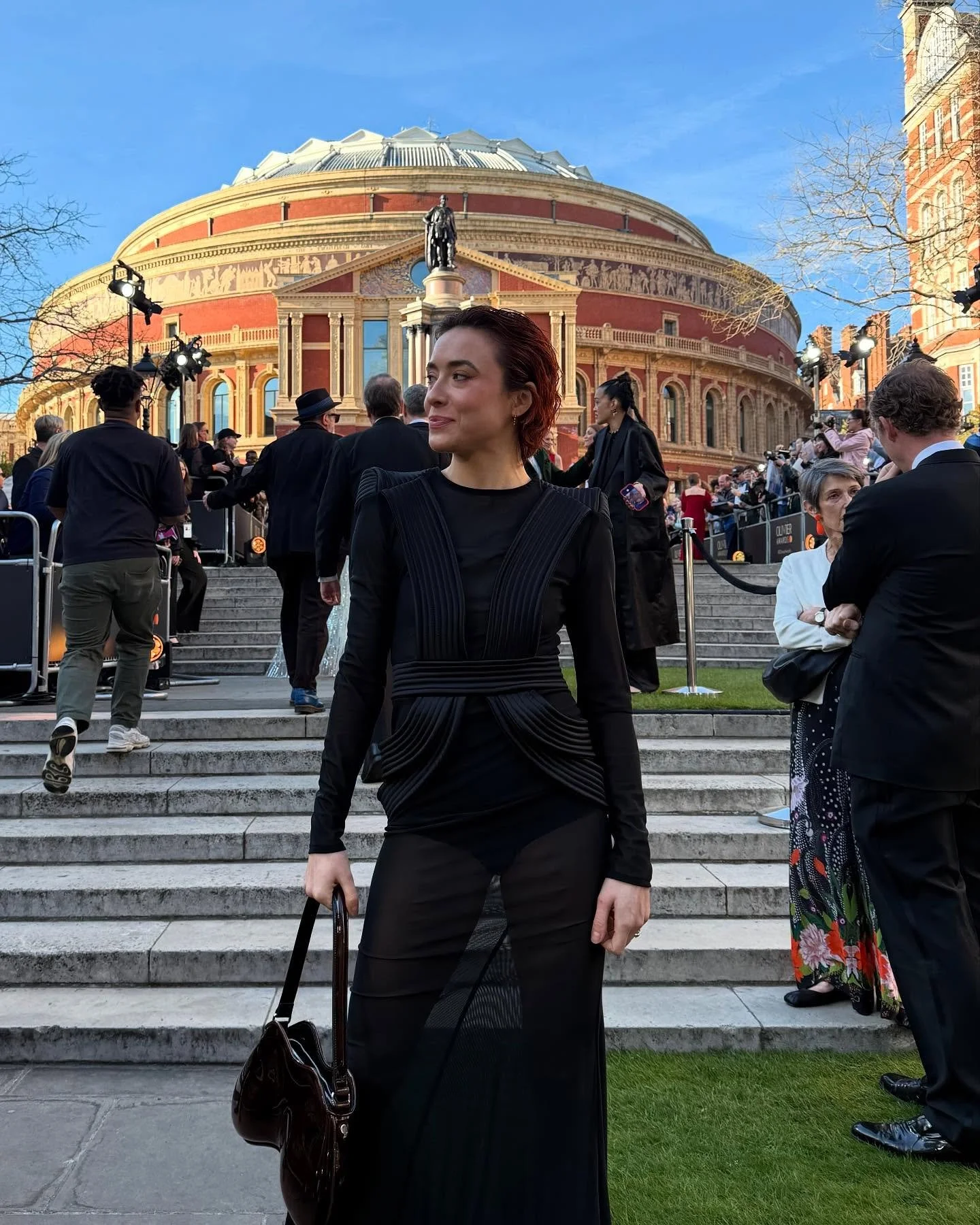 OLIVIERS 2025 ✨⚡️@fiddlerontheroofuk

So proud of this incredible group of creatives&hellip; guided by @feinbyme with the utmost love, heart and sensitivity&hellip; I am honoured to have been a part of this family

3 wins &hellip; Best Musical Reviva