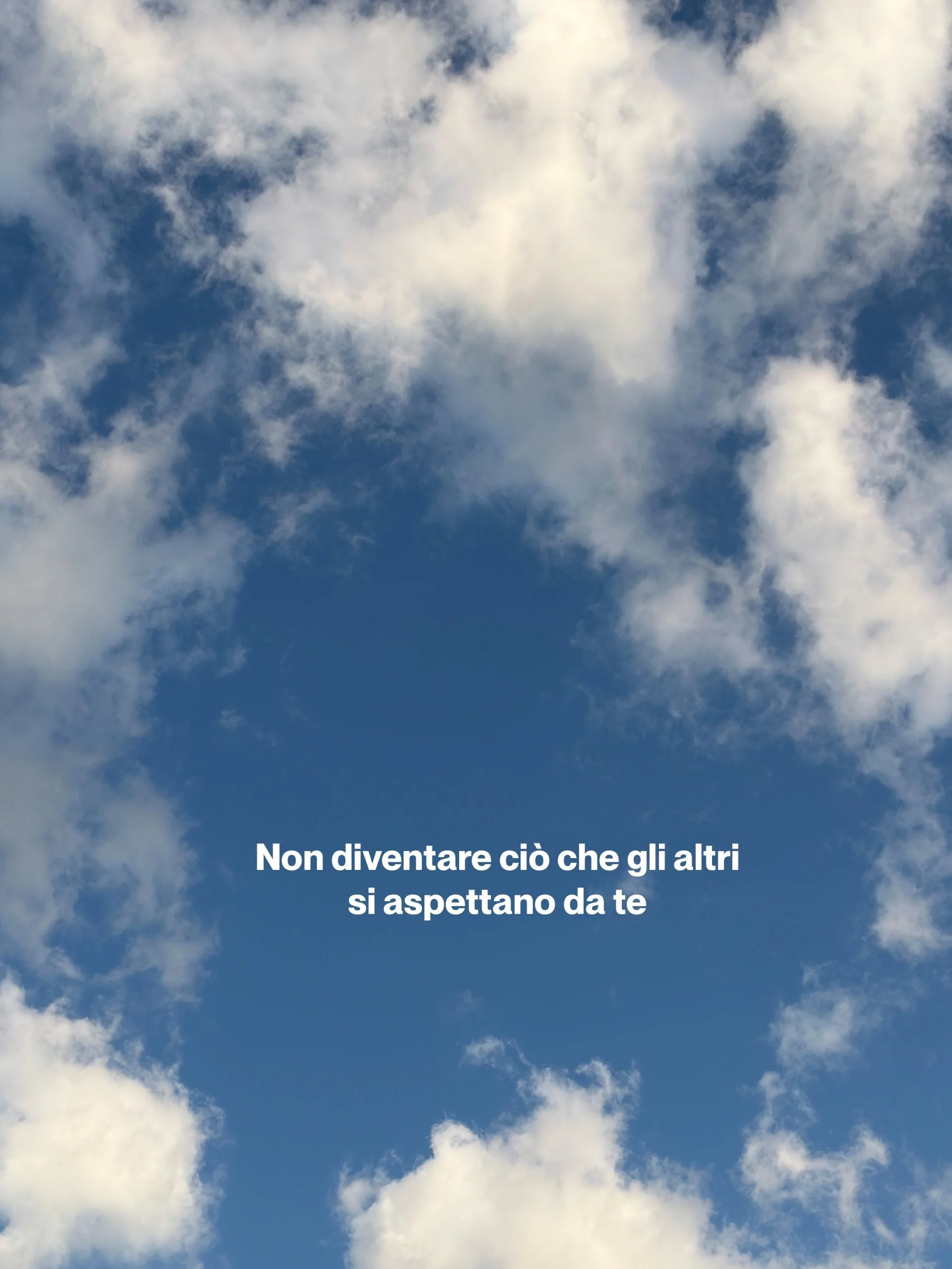 La strada &egrave; tua, fai ci&ograve; che ti fa stare bene, sbaglia, fallisci, gioisci, piangi e ridi.

Rimani immobile, corri come non hai mai corso in vita tua.

Cambia tutto, torna sui tuoi passi e non parlo [solo] di lavoro.

Facci caso, sempre.