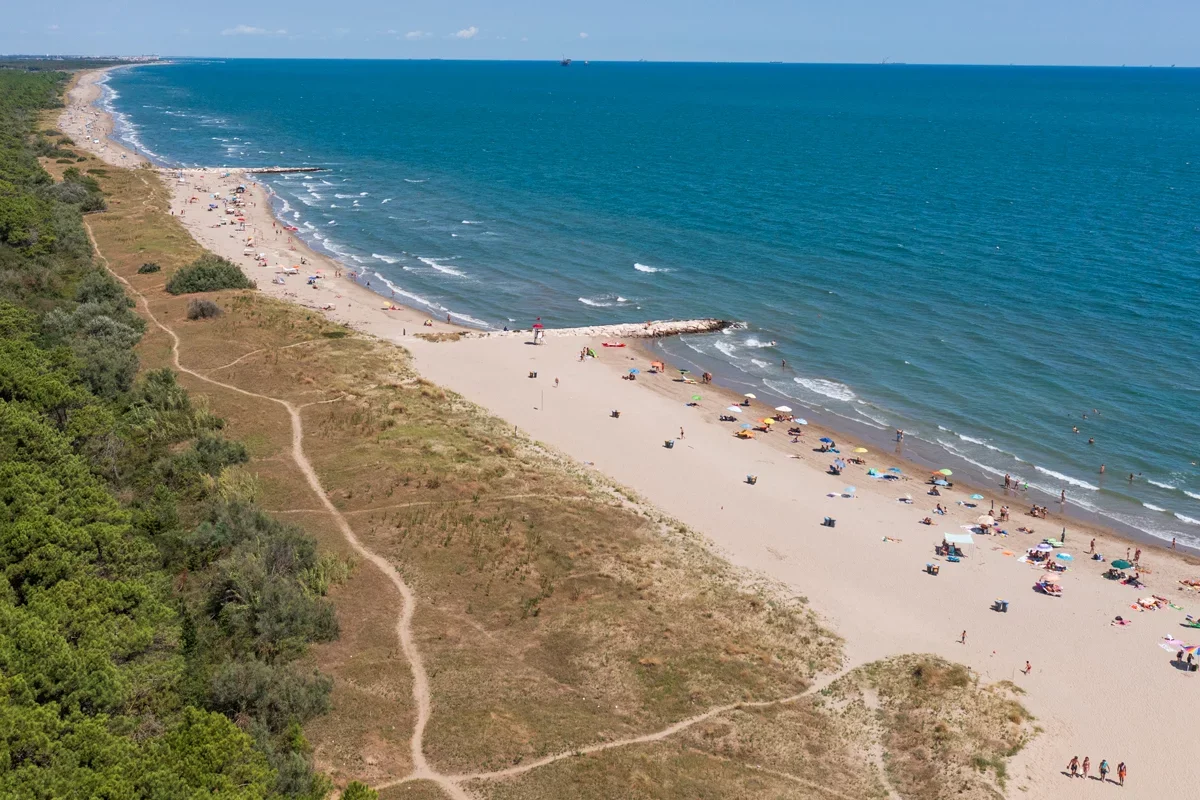 ravenna-lido-di-classe-spiaggia-libera-ph.archivio-fotografico-comune-ravenna.webp