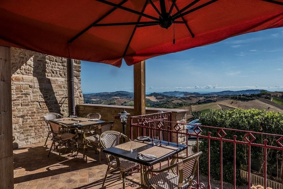 courtyard-restaurant (1).jpg