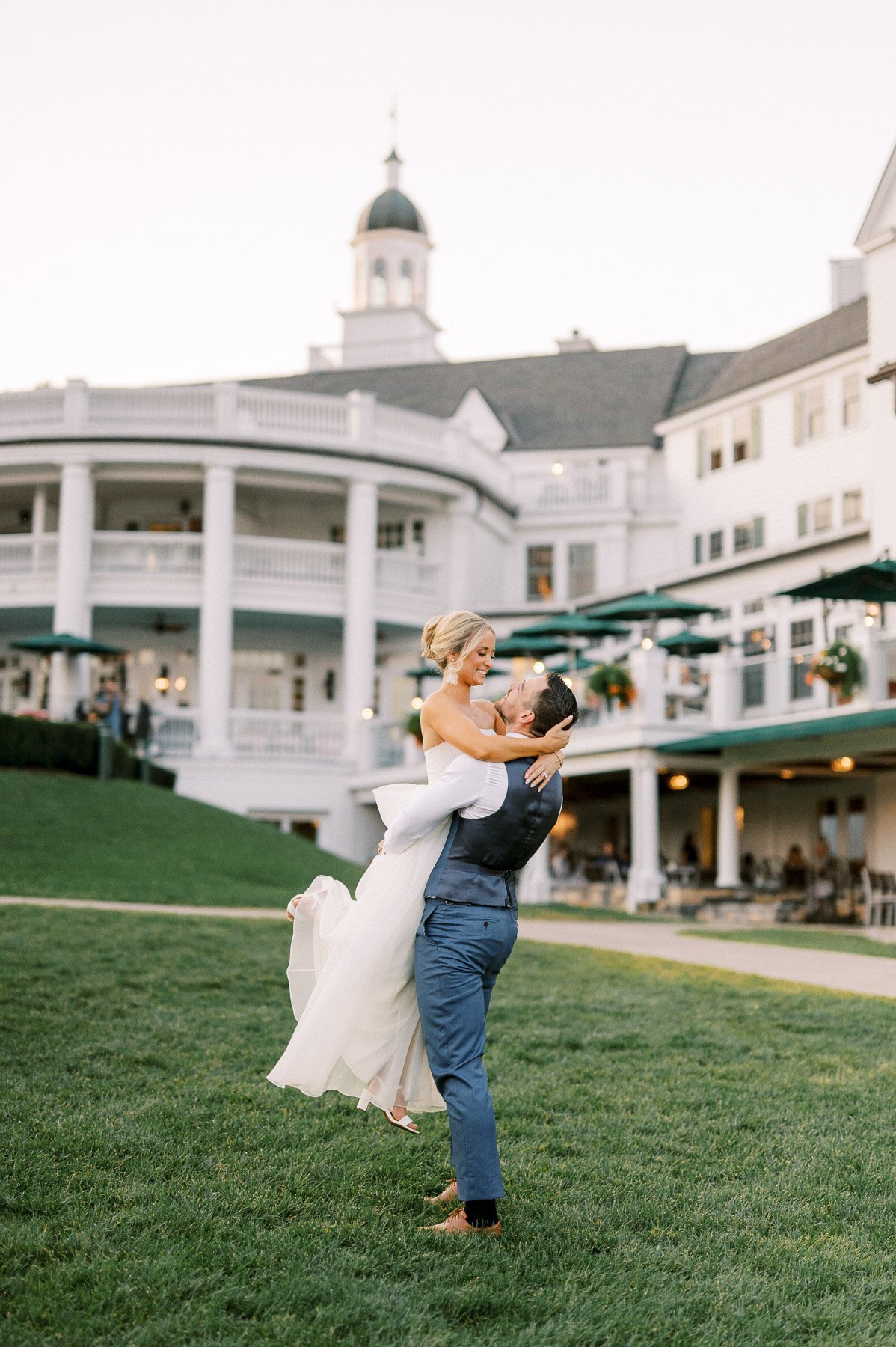 The Sagamore Fall Wedding by Michelle Lange Photography-200.jpg