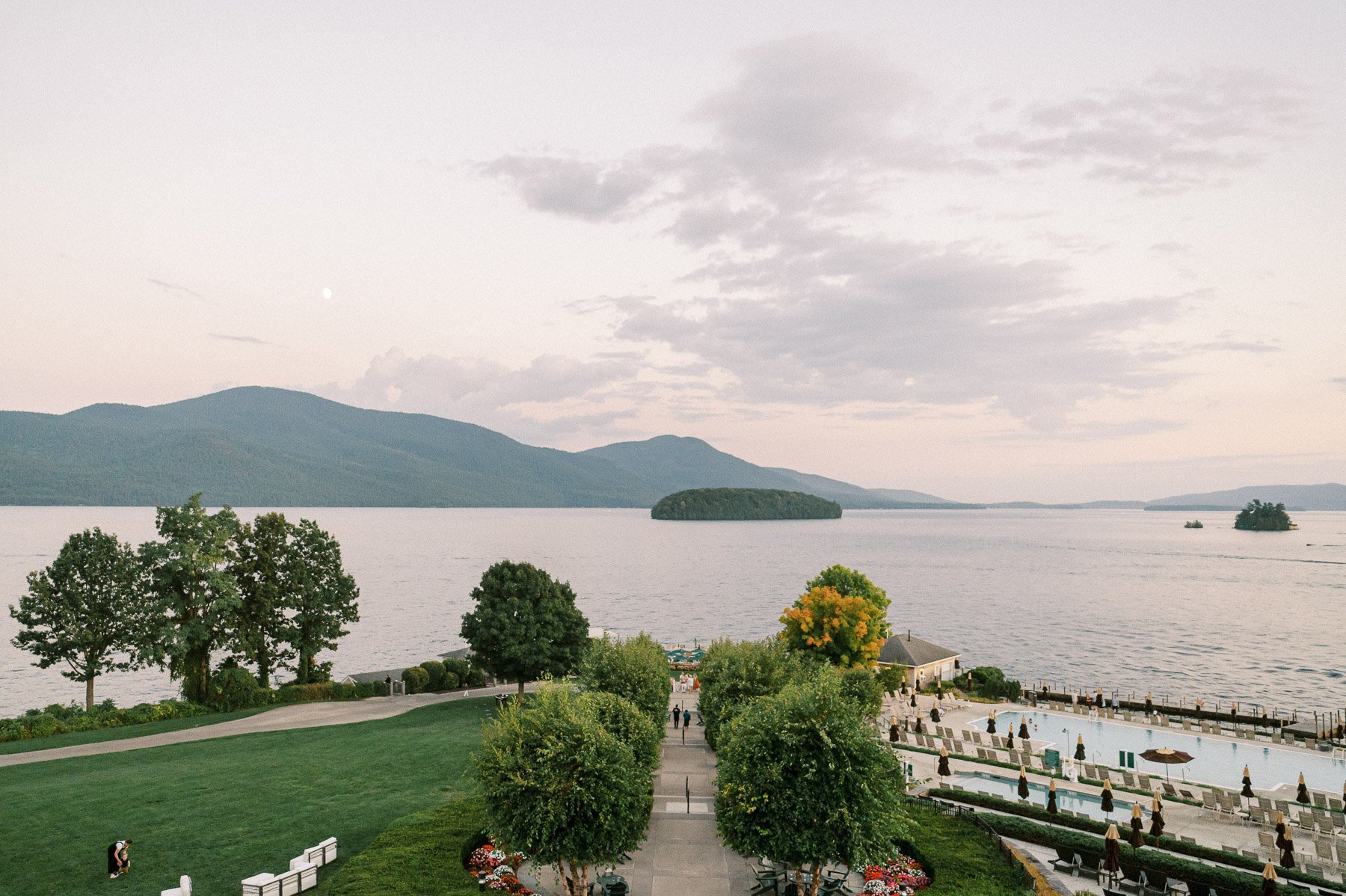 The Sagamore Fall Wedding by Michelle Lange Photography-209.jpg