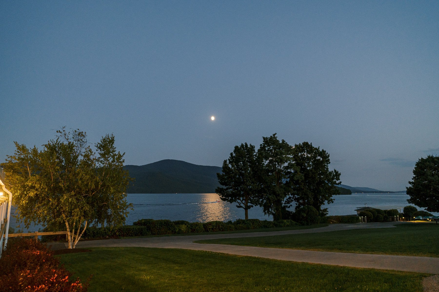 The Sagamore Fall Wedding by Michelle Lange Photography-211.jpg