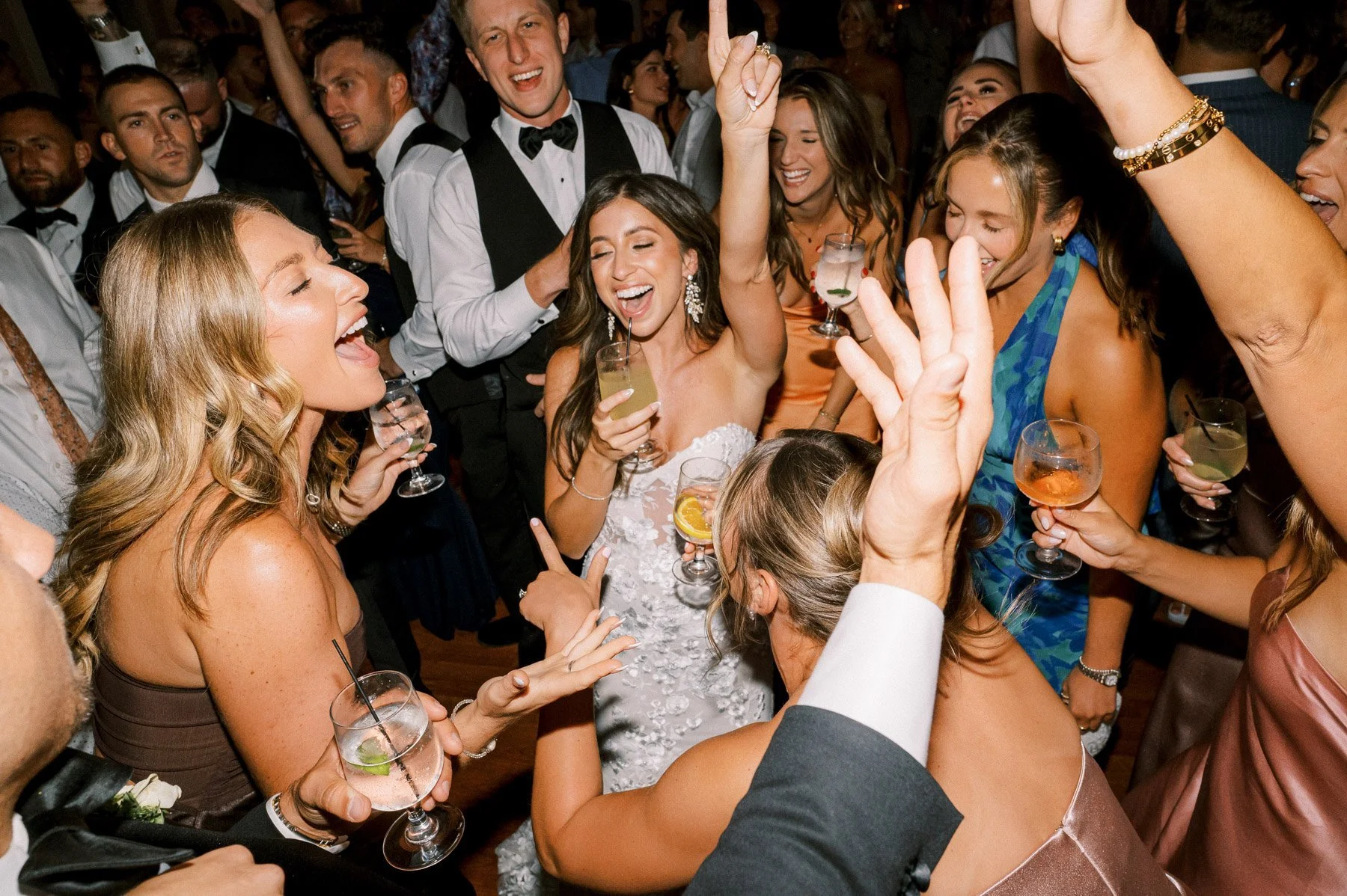 Hiland Park Country Club Wedding by Michelle Lange Photography-192.jpg