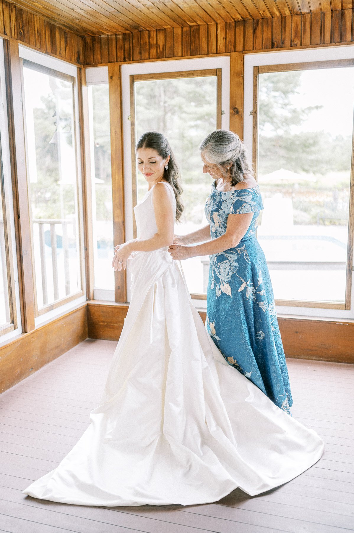 Saratoga NY backyard wedding by Michelle Lange Photography-12.jpg